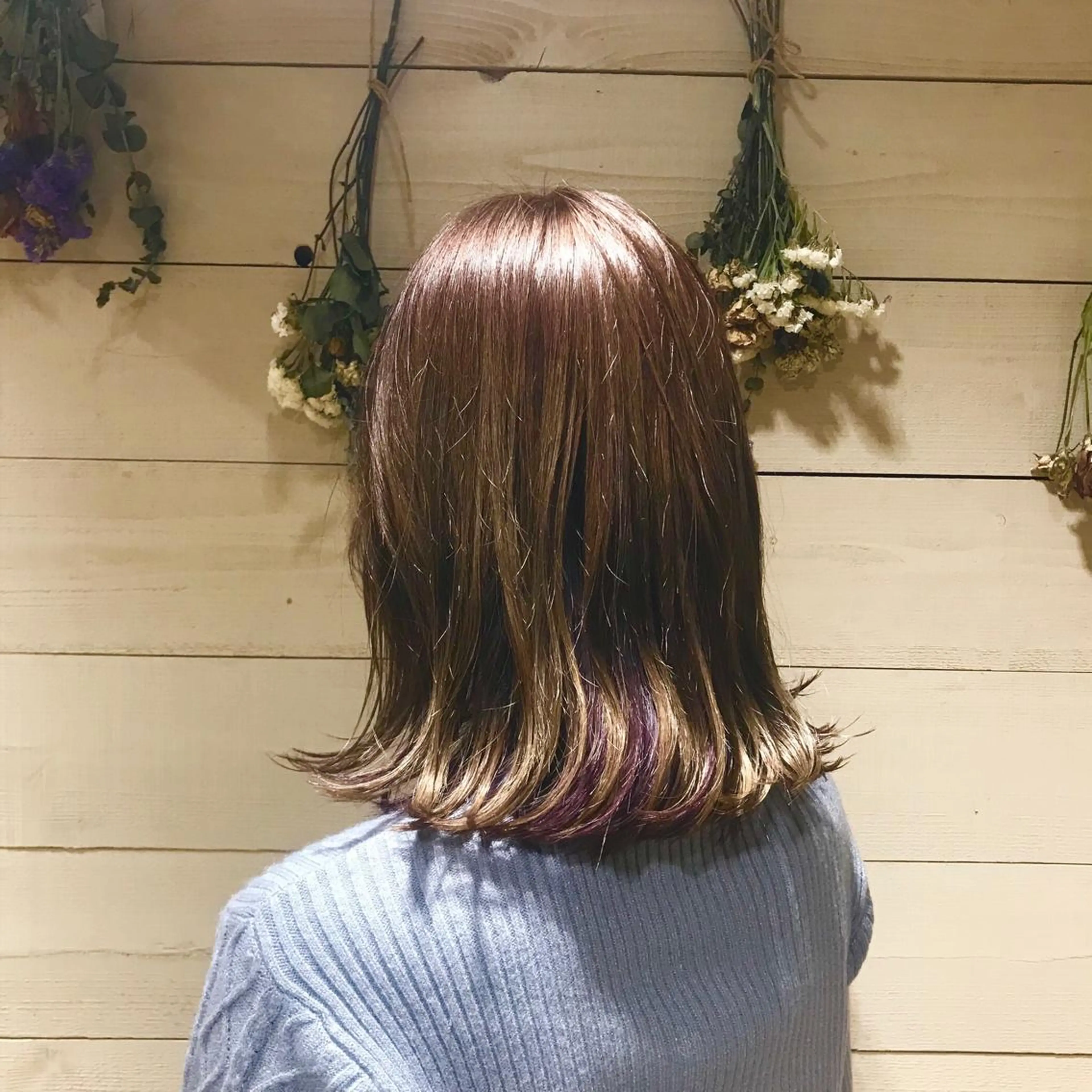 ミディアム カラー パープルカラー クワハラ イオリのヘアスタイル