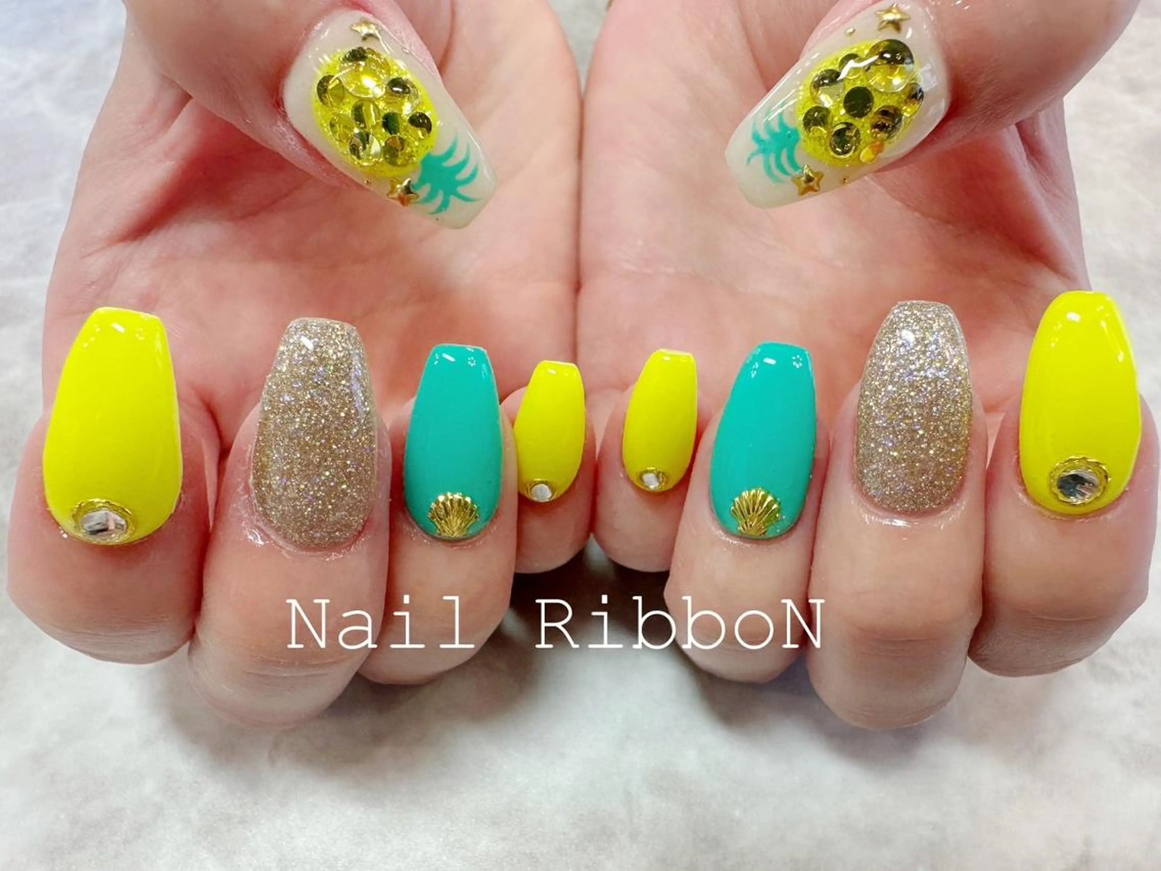 ネイル ネイルリボン 伊藤のネイルデザイン