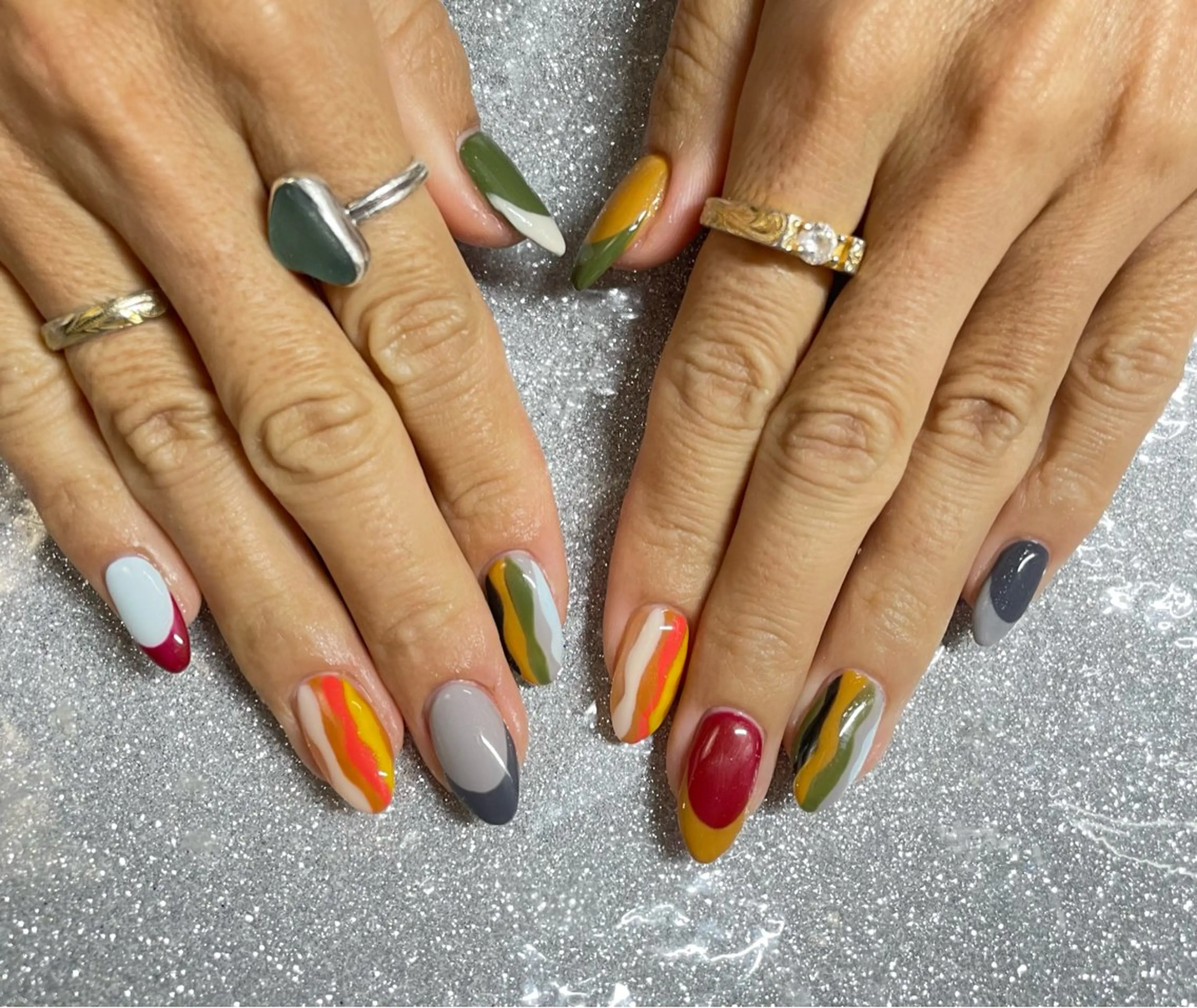 ネイル ハンドネイル VIERU 🌈🎀💖のネイルデザイン