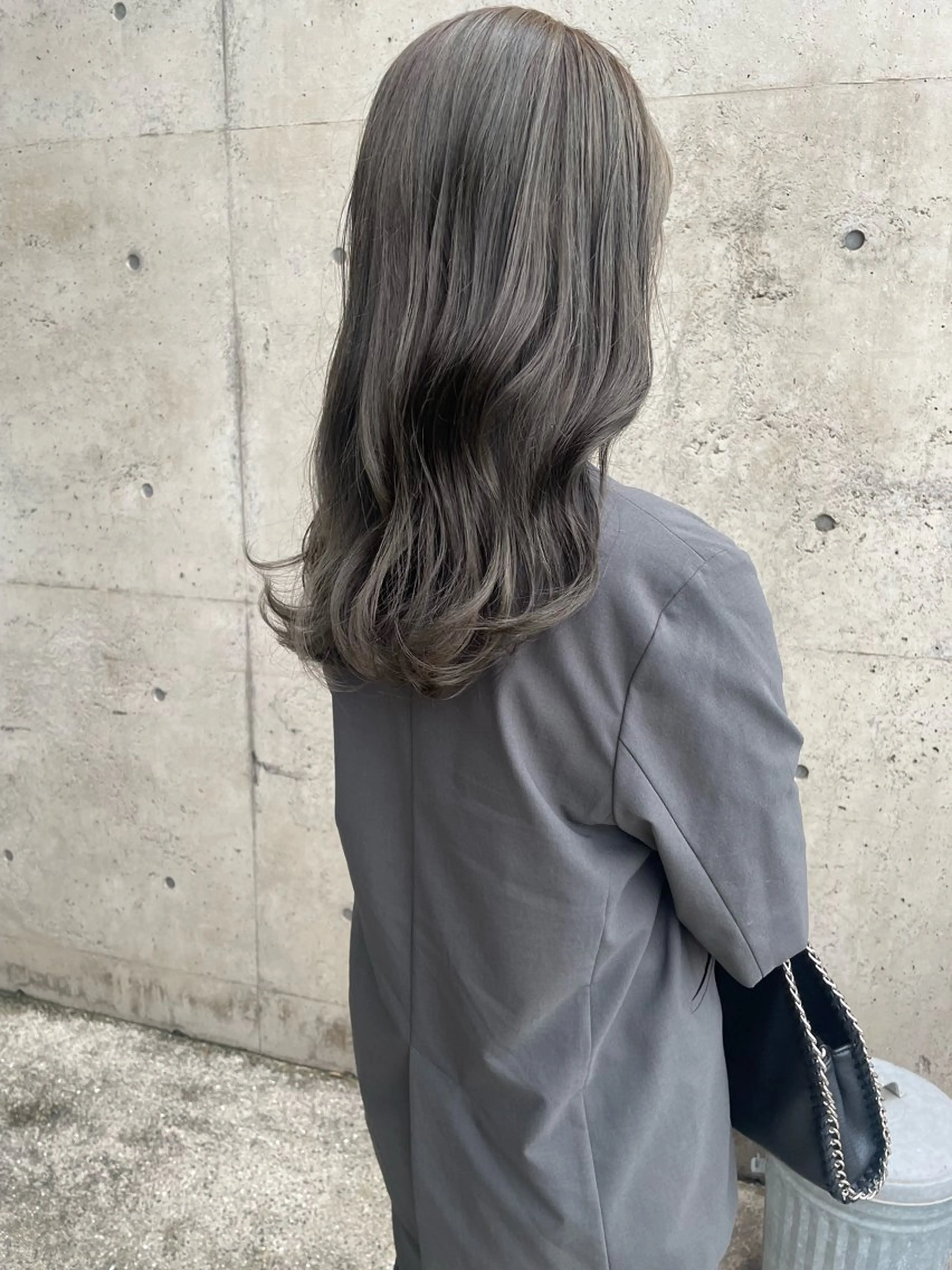 ロング カラー グレージュ オリーブグレージュ オリーブグレー ヘアカラー トリートメント hair  design  ALBERO所属・日高 香織のヘアスタイル