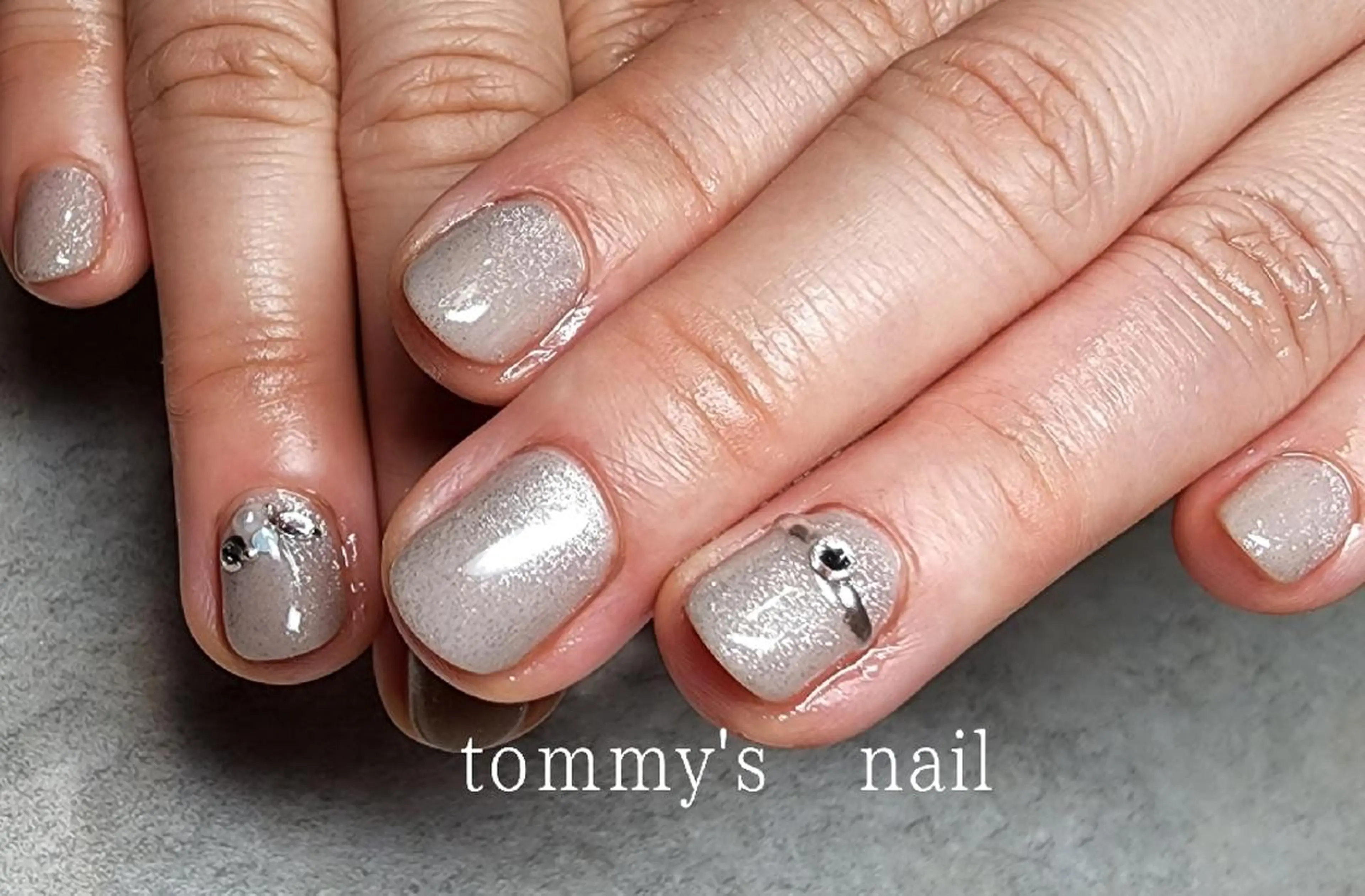 ネイル アートネイル フットネイル ジェルネイル キラキラネイル ミラーネイル ハンドネイル tommy's nail所属・福岡/若よもぎ蒸し 全身美容が叶うサロンのネイルデザイン