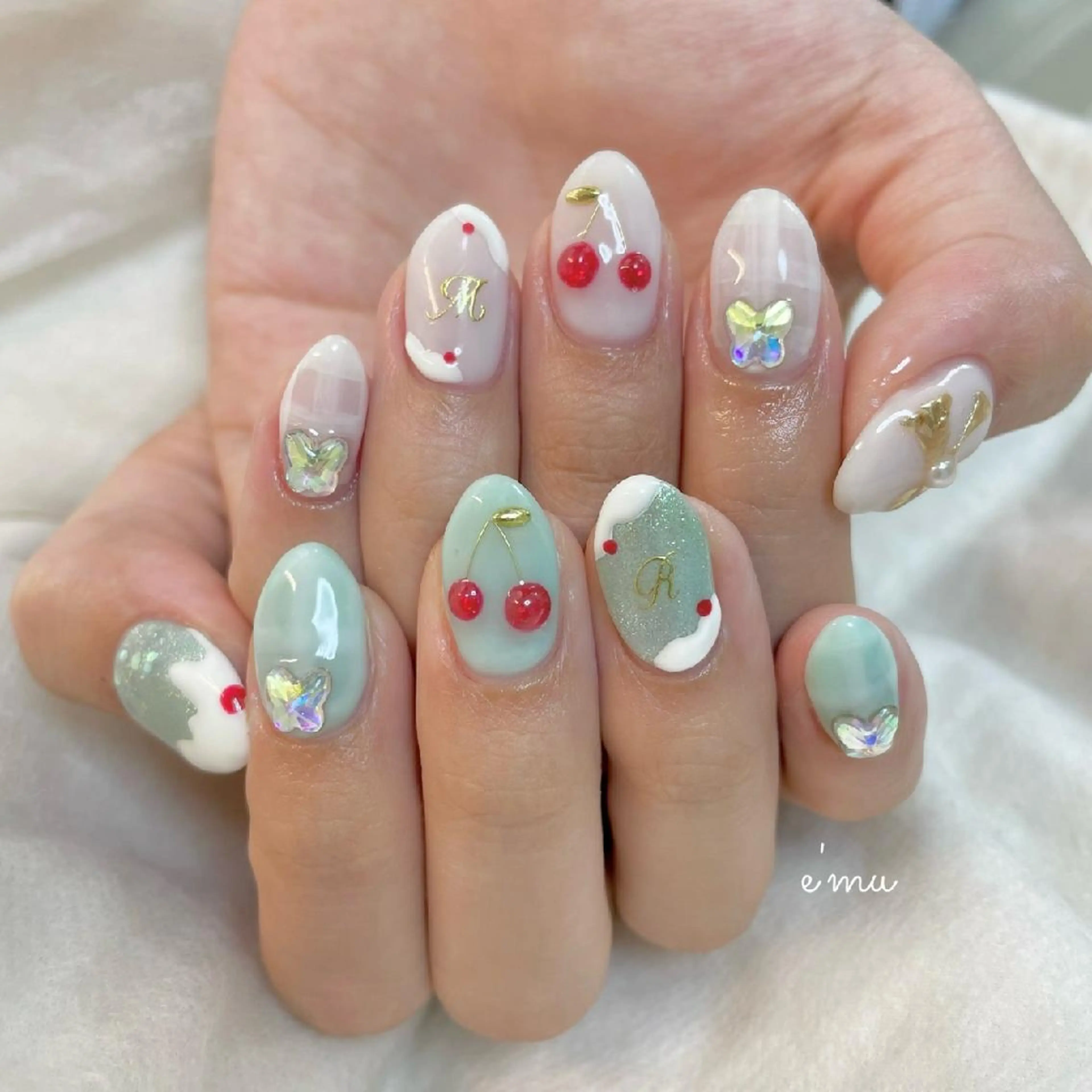 ネイル ガーリー nail salon e'mu💐のネイルデザイン