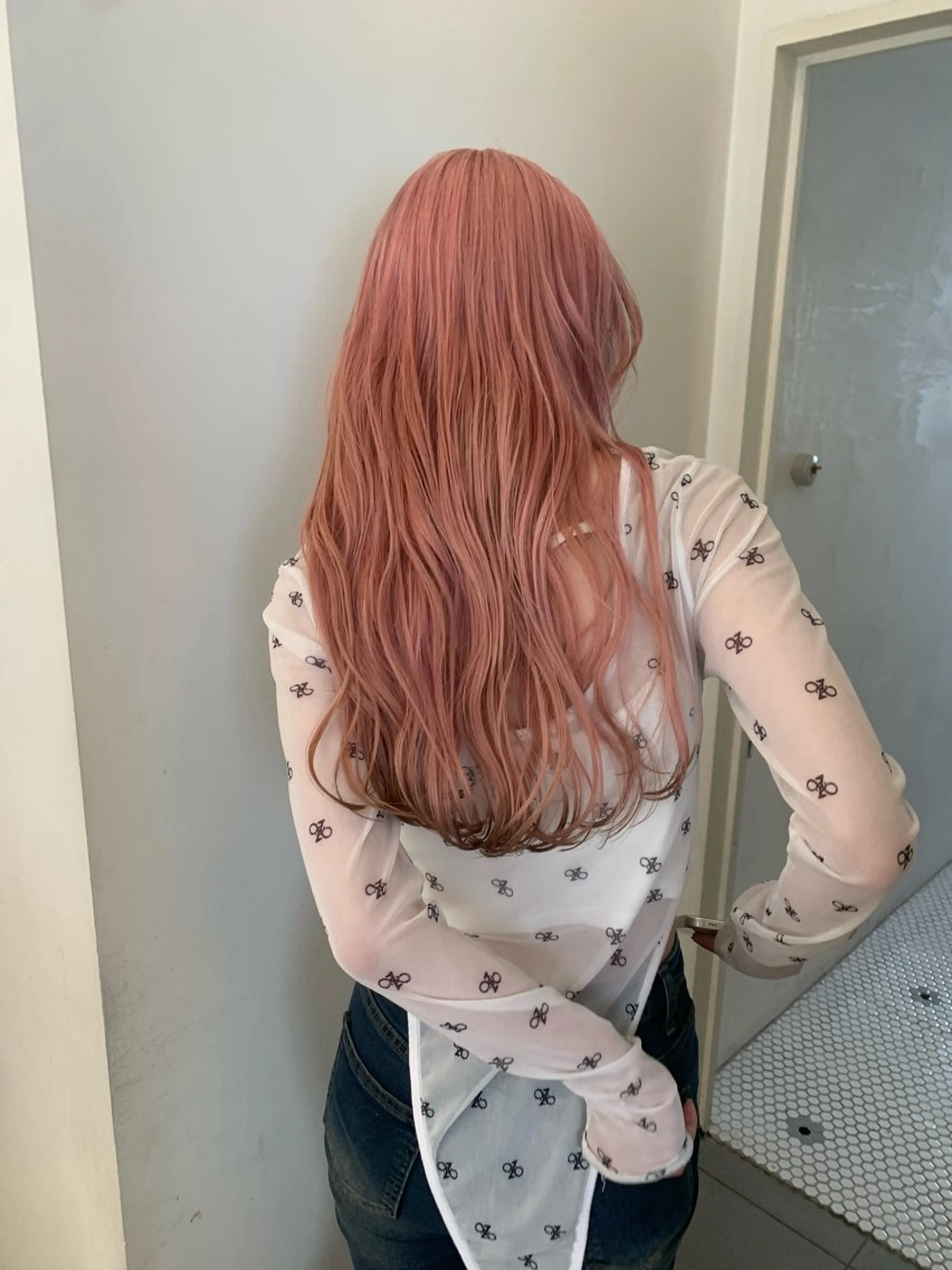 カラー hinata /ハイトーンのヘアスタイル