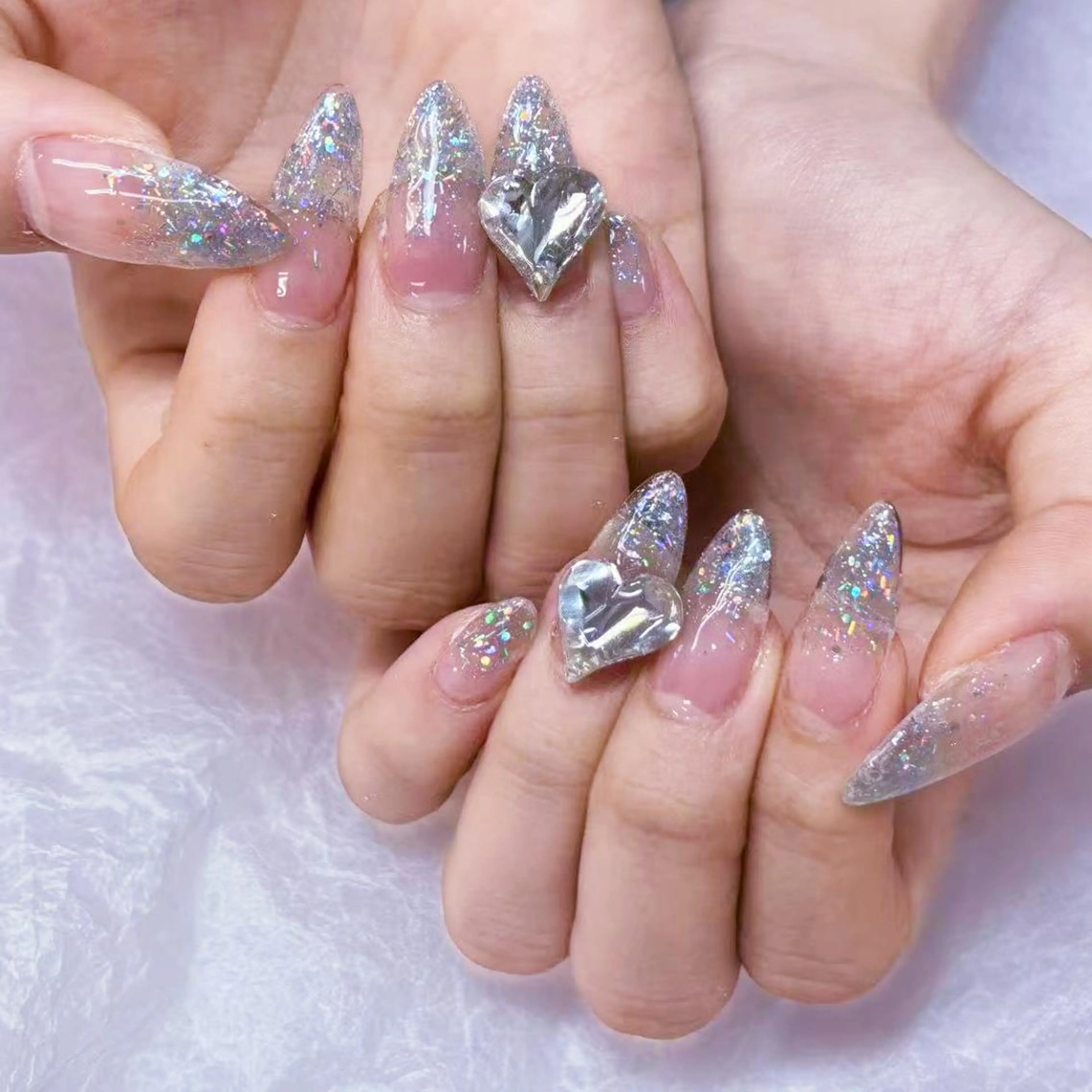 ネイル アートネイル オーロラネイル ガーリー キラキラネイル 韓国ネイル ハンドネイル diamond ♥のネイルデザイン