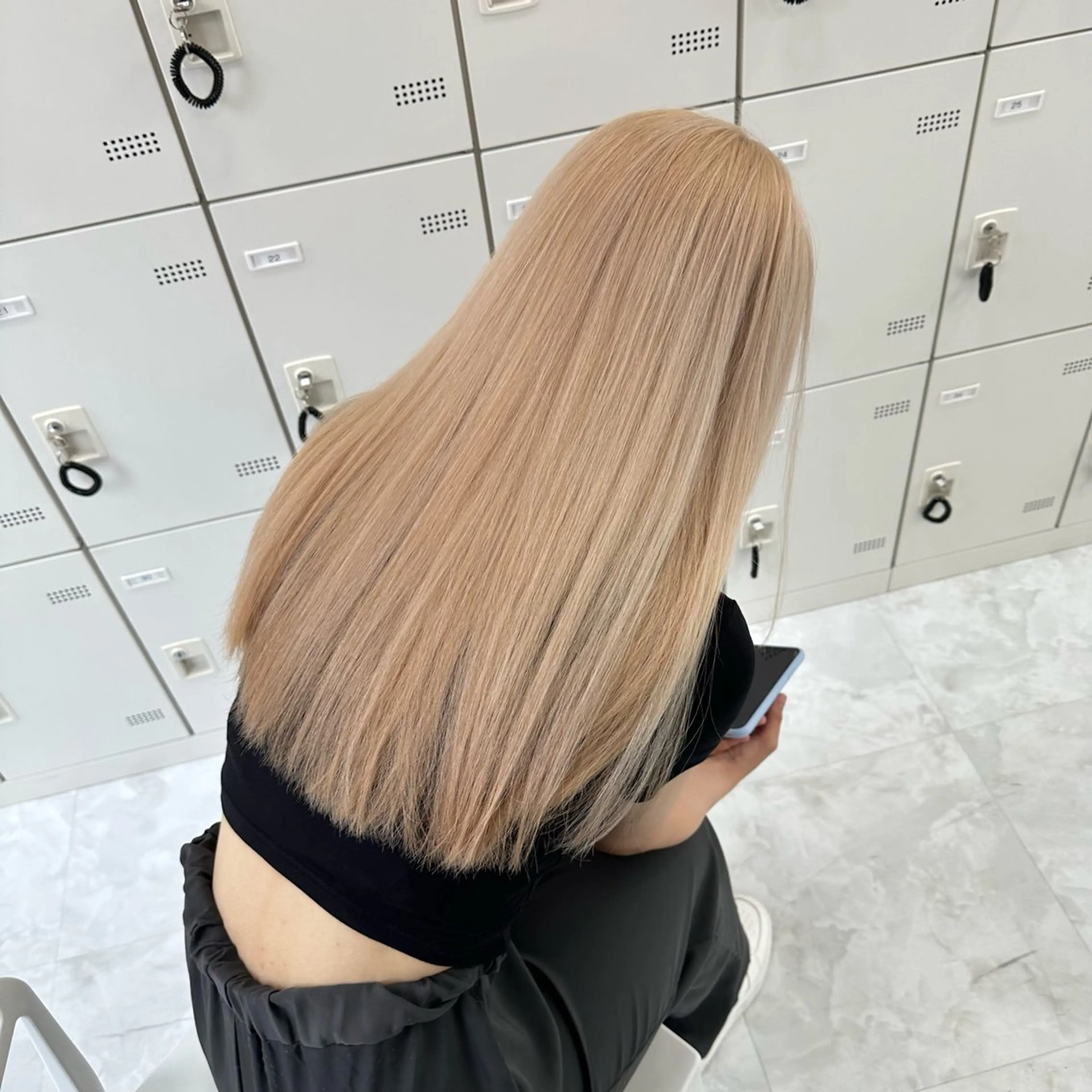 ロング カラー ヘアカラー トリートメント ケアブリーチ 韓国レイヤーKYONのヘアスタイル