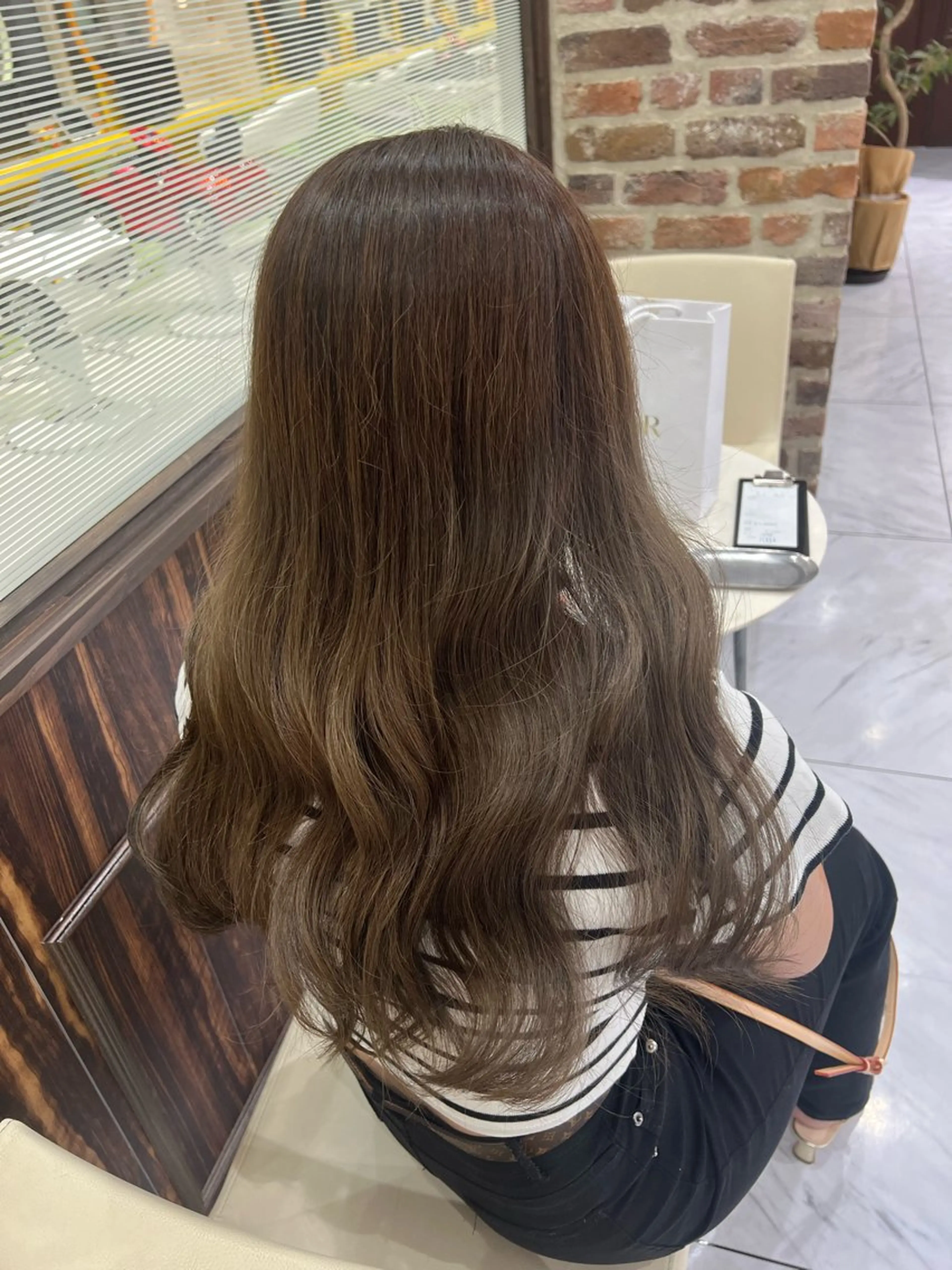 ロング カラー あんどう ゆうかのヘアスタイル