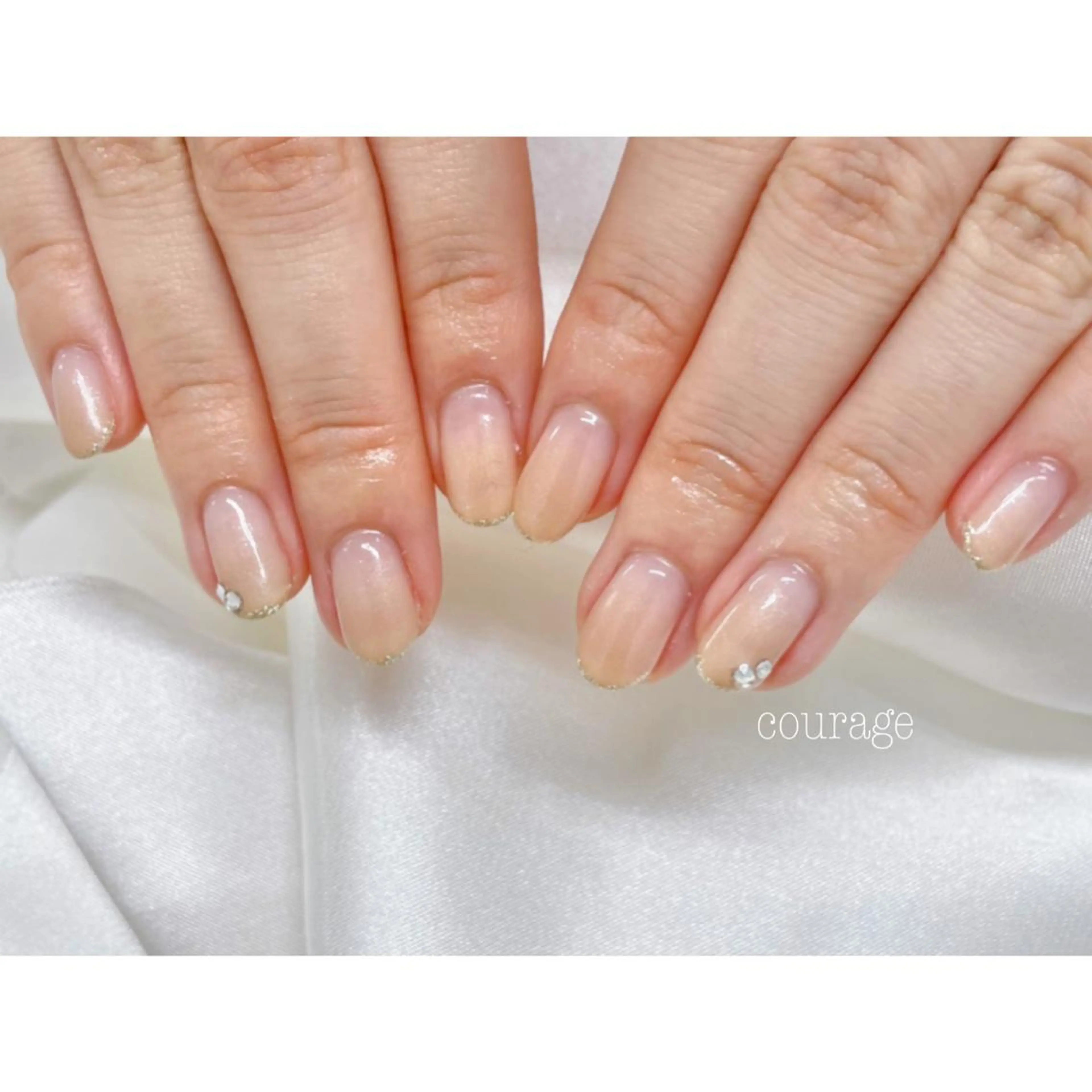 ネイル グラデーション ラメ(グリッター) ハンドネイル ネイルサロンcourage所属・ネイルサロン courageのネイルデザイン