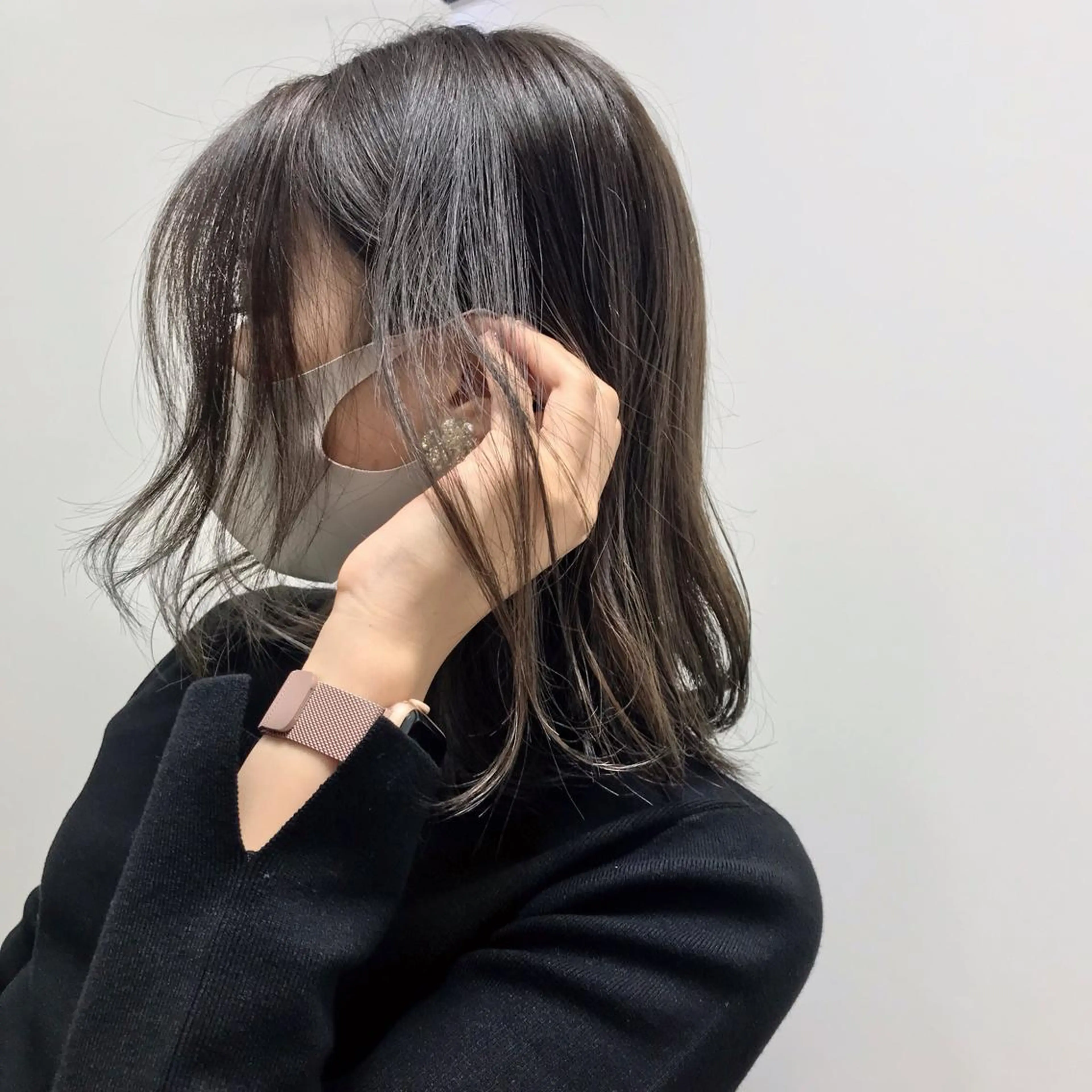 ミディアム カラー グレージュ HARUNA🤍 色持ち良いツヤ髪のヘアスタイル