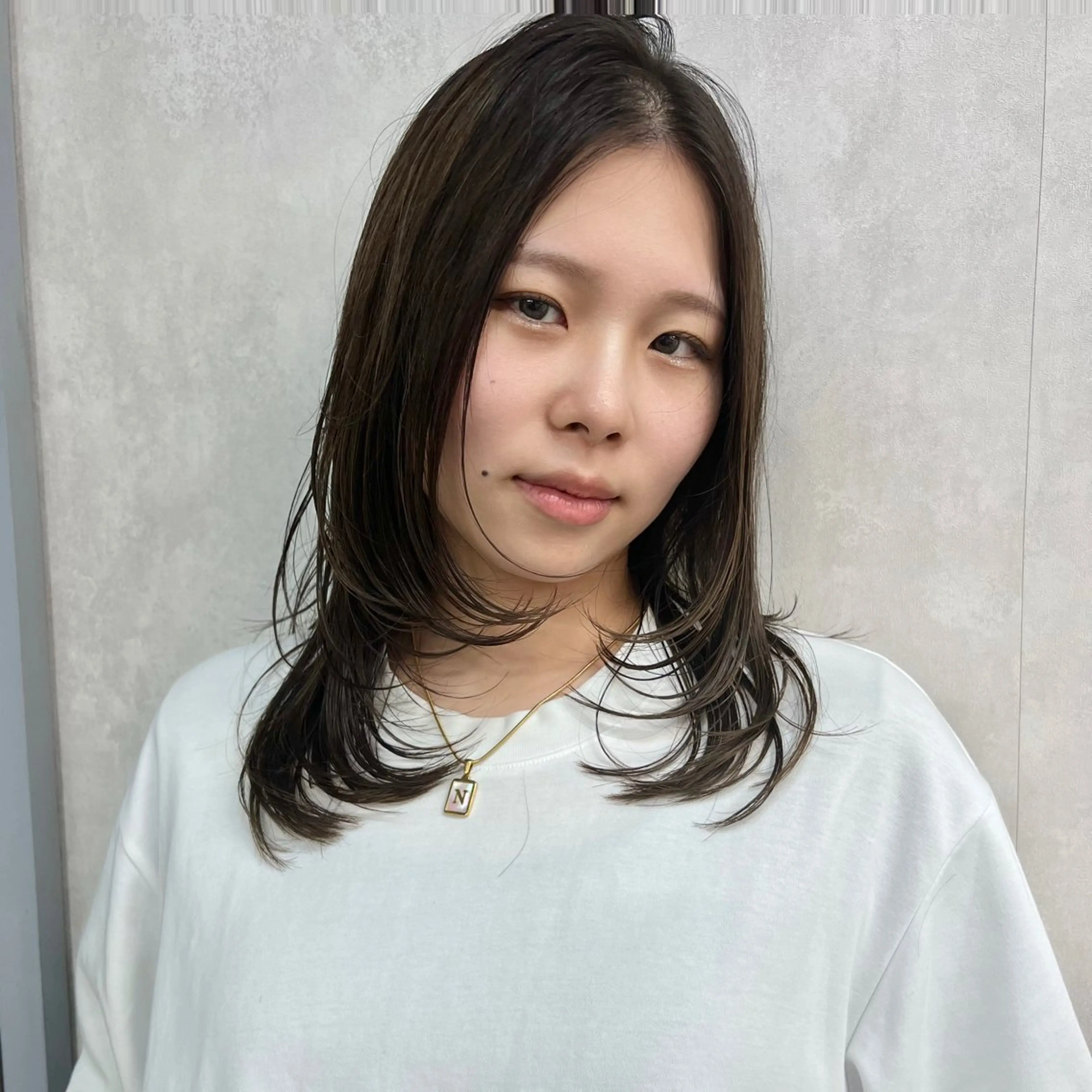 セミロング カット トリートメント 新宿レイヤーカット 顔周り/骨格診断のヘアスタイル