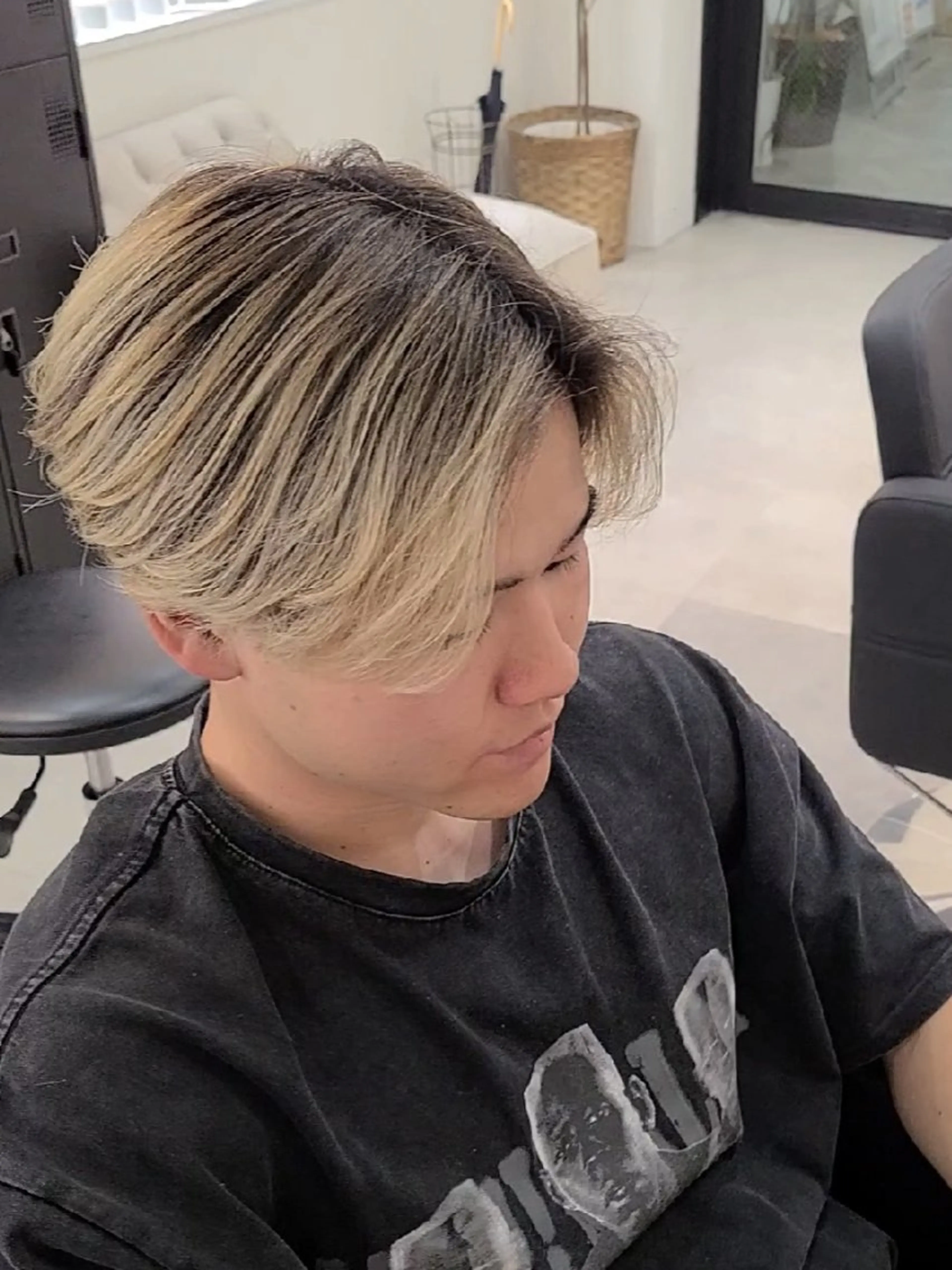 メンズ ミディアム カラー メンズバレイヤージュ バレイヤージュ デザインカラー レイヤーカット カット ヘアカラー ヘアセット Lapis 名古屋駅前店所属・LEN名古屋/パーマ メンズ特化美容師のヘアスタイル