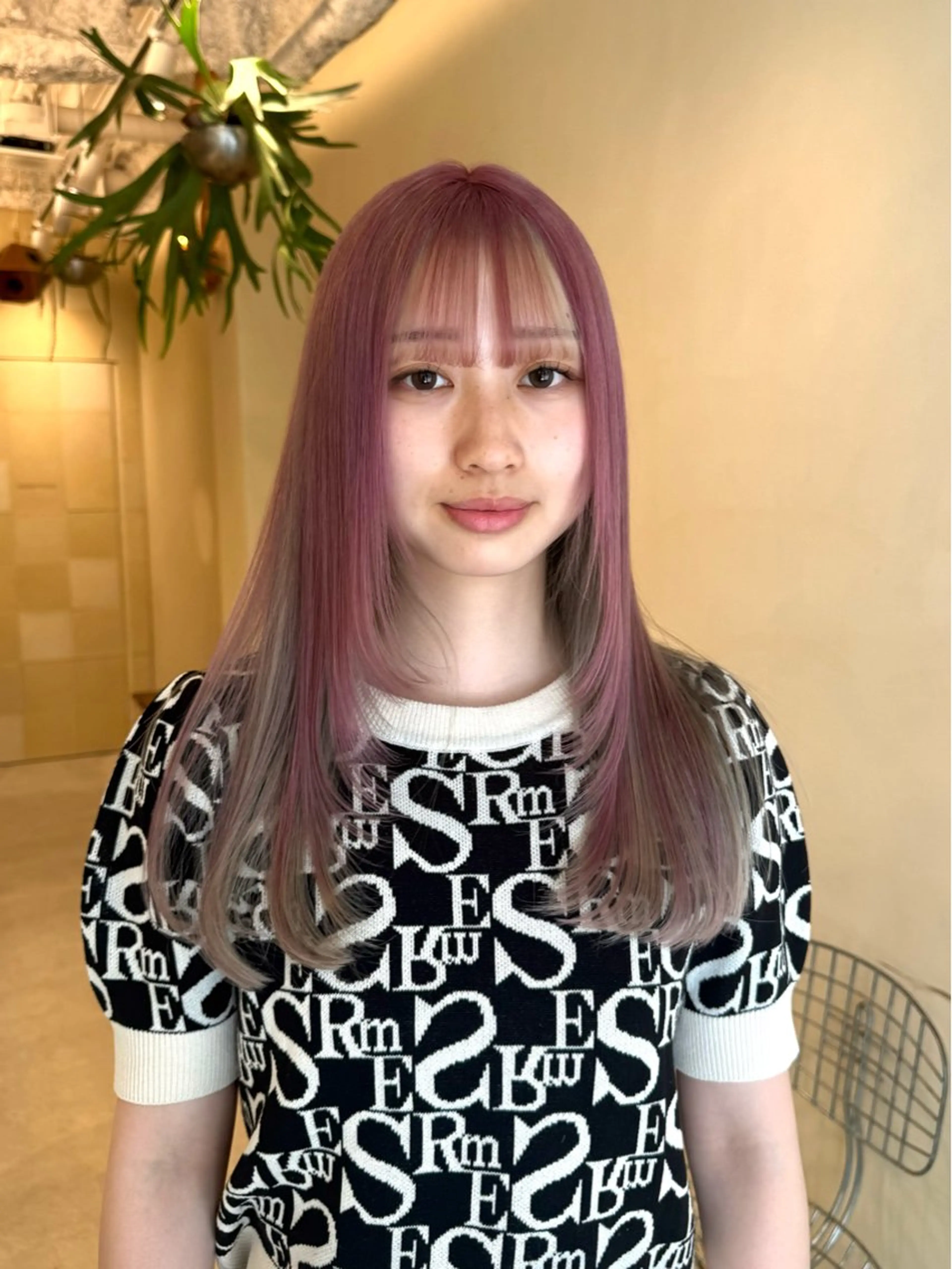 【ミニモ限定】カット＋ケア1ブリーチ＋高発色カラーの写真