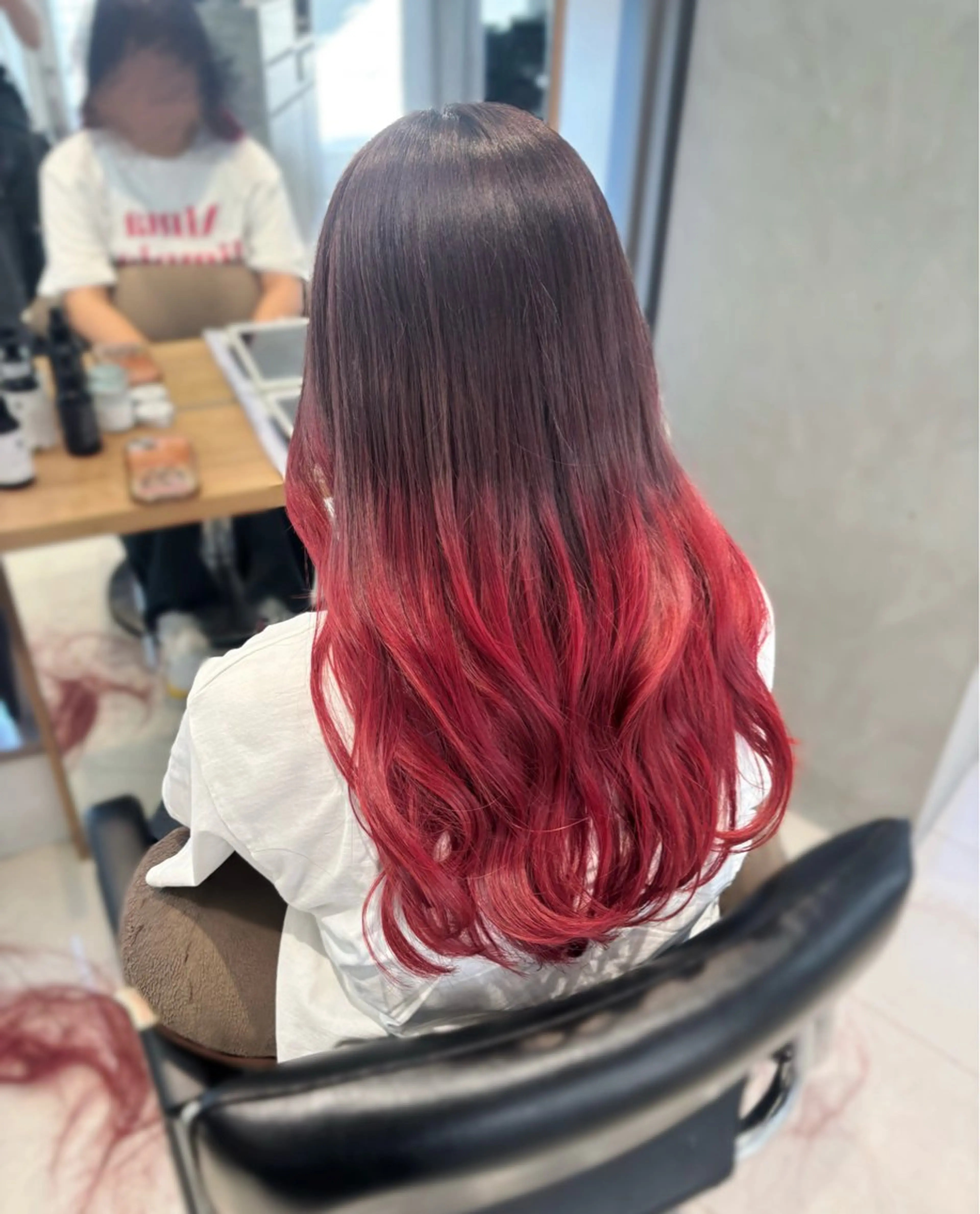 ロング カラー ブラウンカラー レッドカラー ヘアカラー トリートメント ハイトーン/ レイヤーカットyuiのヘアスタイル