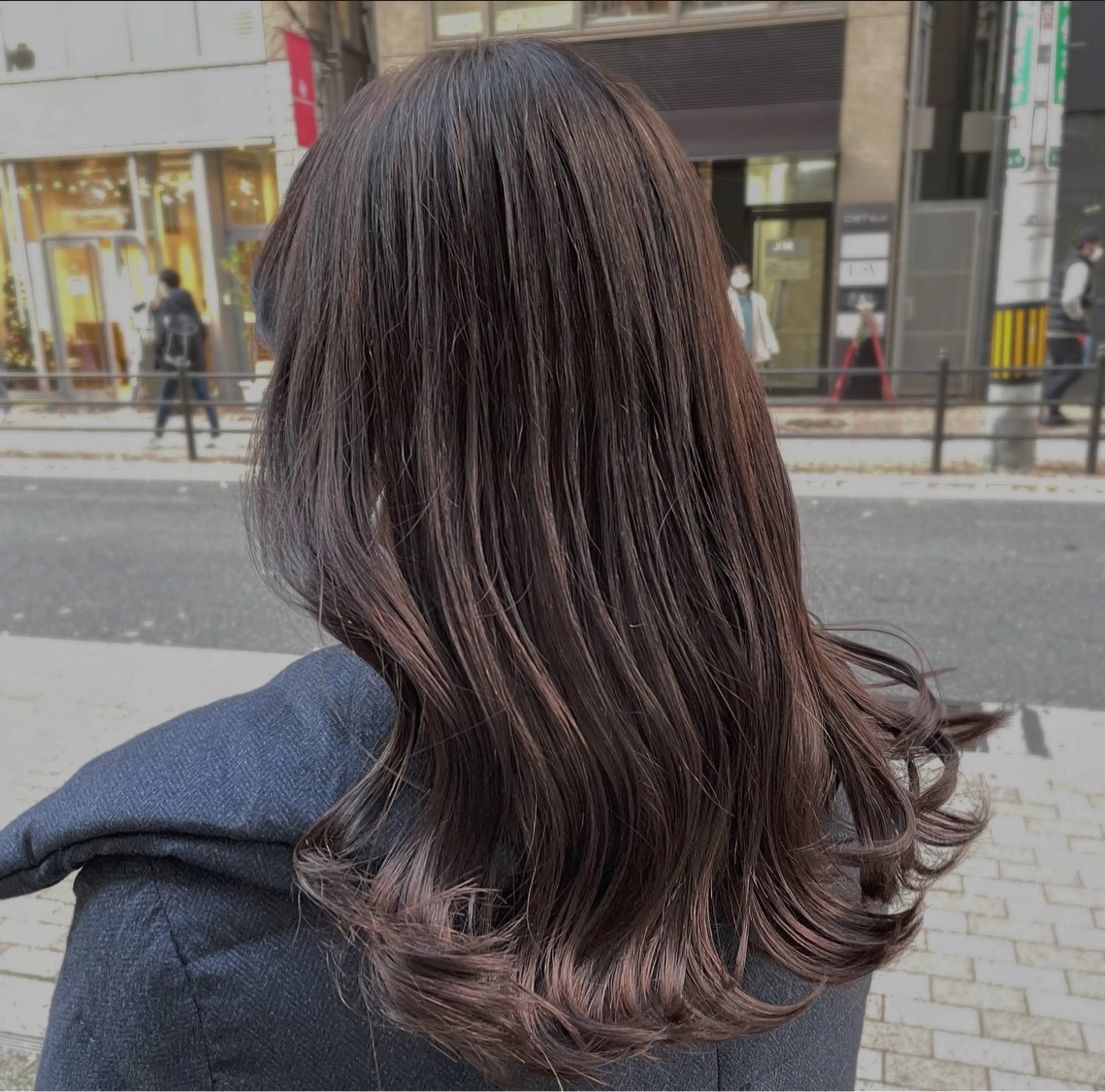 セミロング ヘアカラー たけうち みずきのヘアスタイル