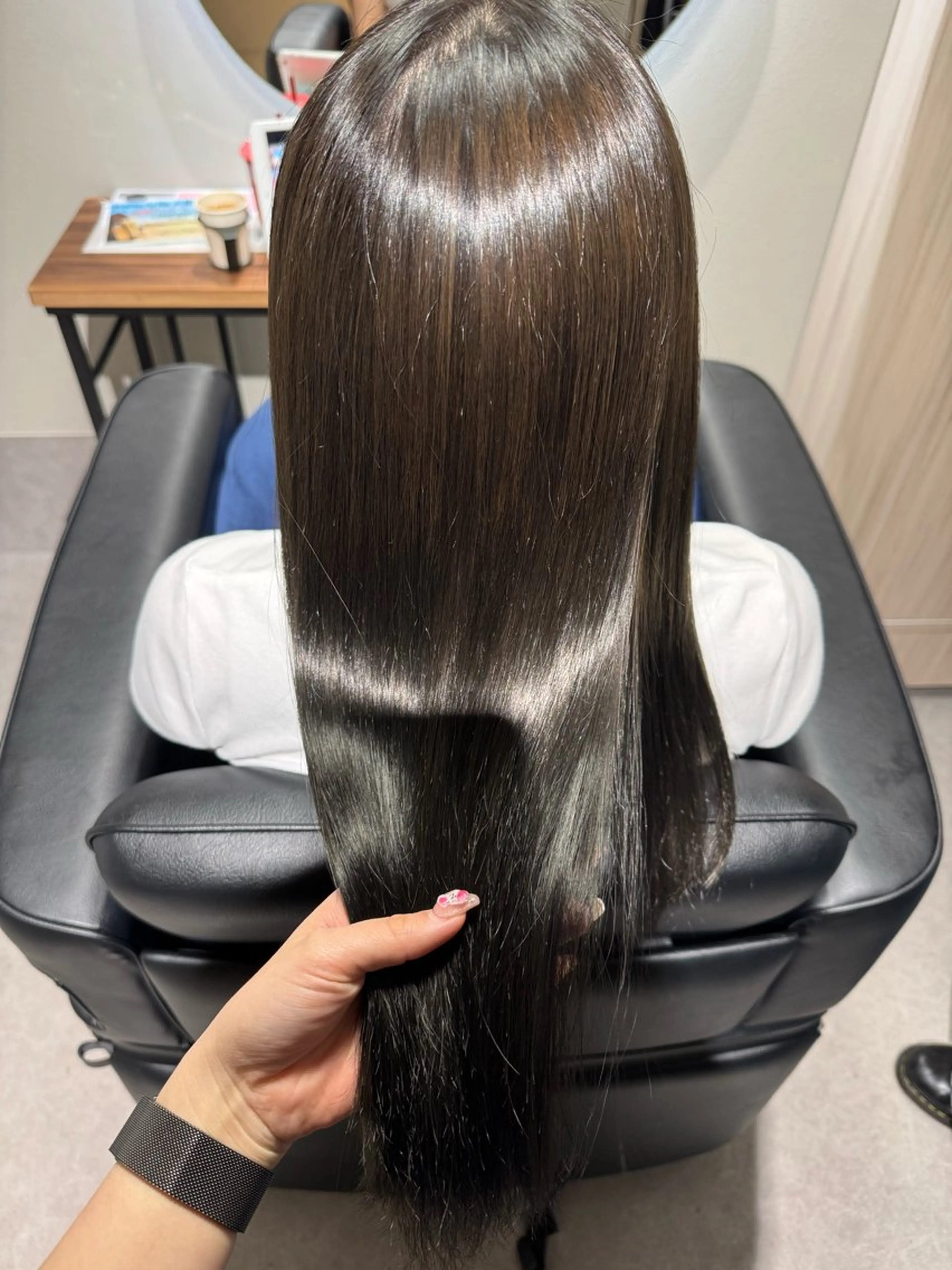 セミロング ヘアカラー トリートメント NAVY 橋本心 縮毛矯正のヘアスタイル