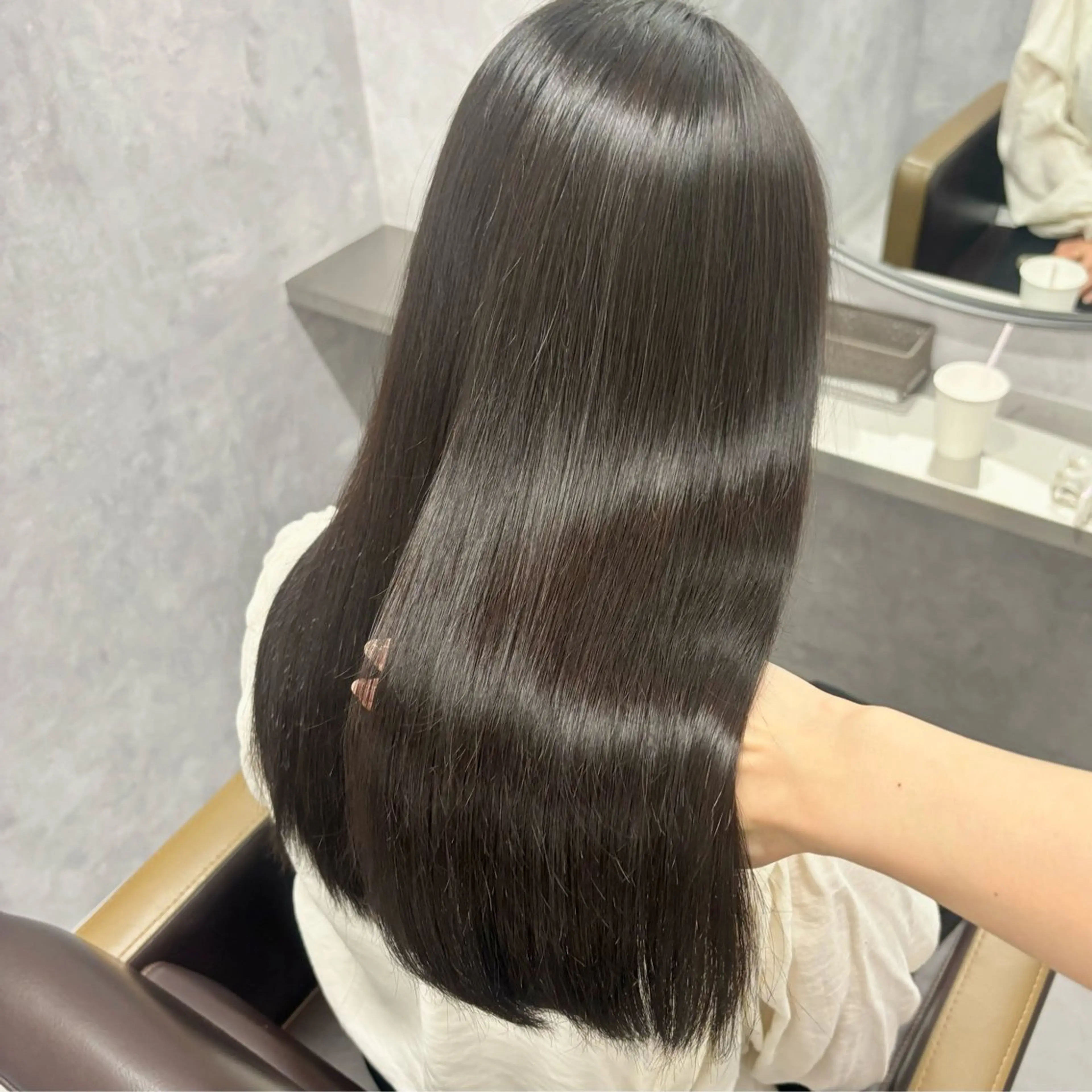 ロング 顔周りカット 髪質改善 トリートメント NUMBER_ ユイナのヘアスタイル