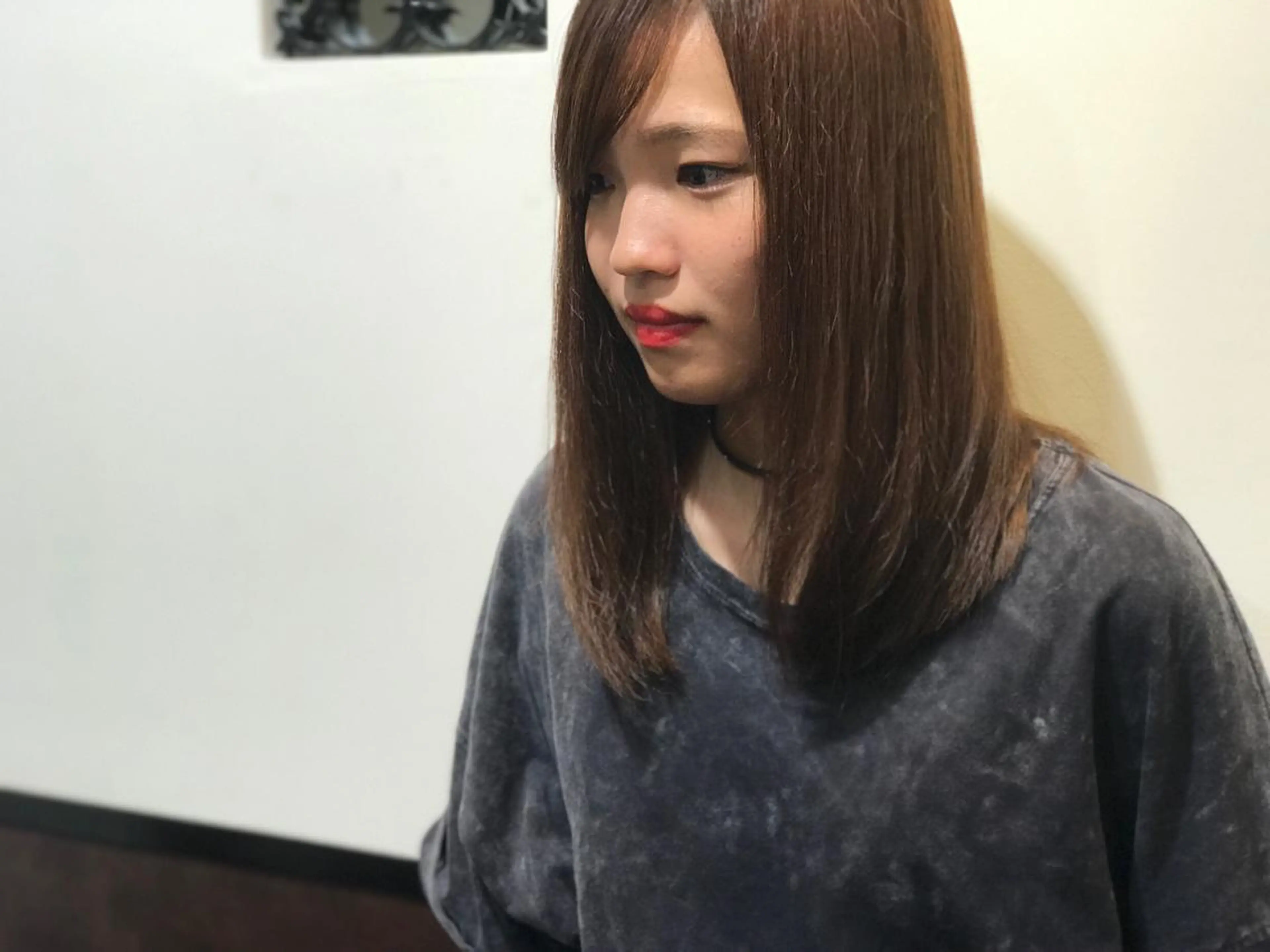 セミロング パーマ セミロングパーマ ストレートパーマ オーストヘアージジ所属・TAI透明カラー 柔らかい縮毛矯正のヘアスタイル