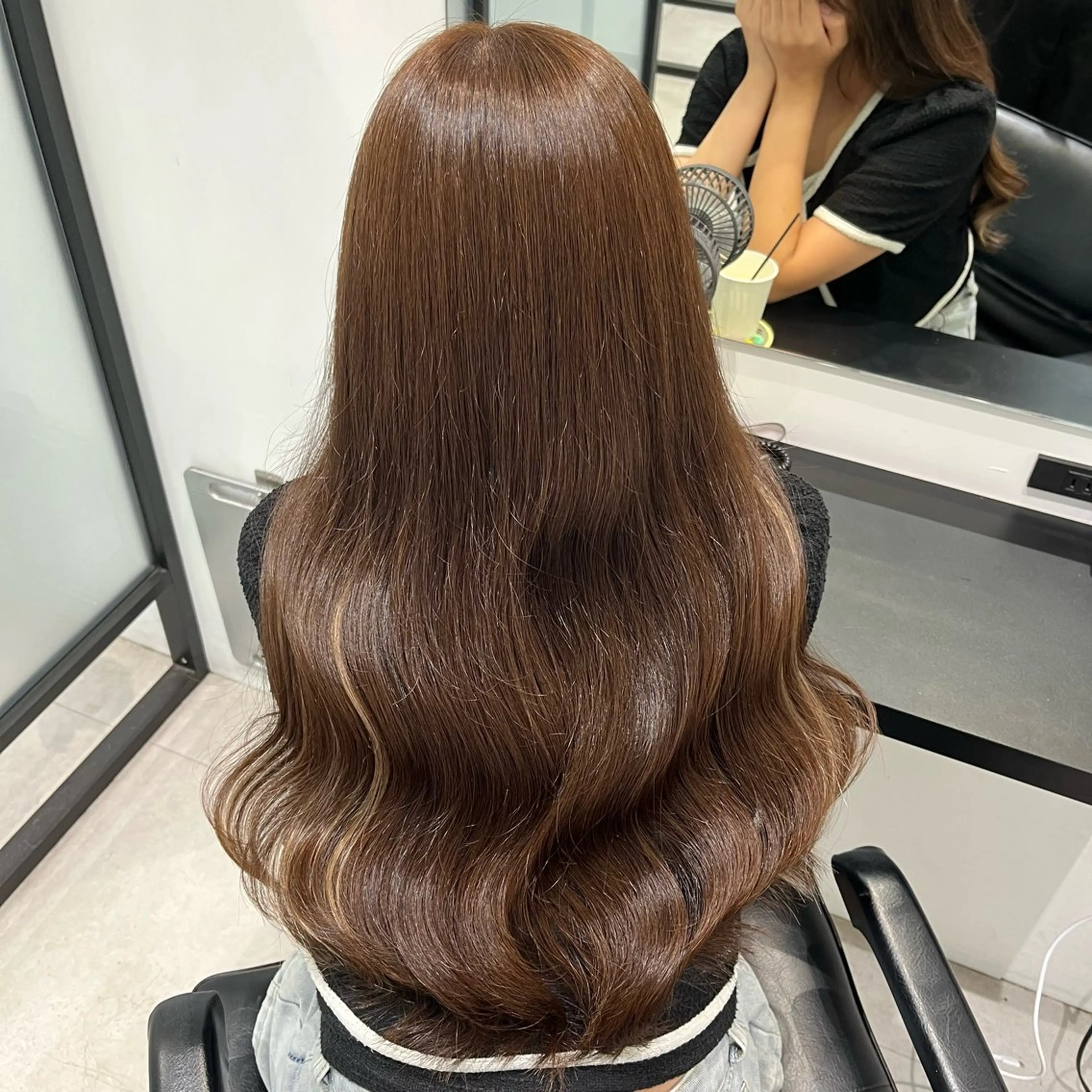 ロング カラー シールエクステ ハイライトカラー インナーカラー エクステ ハイライト ヘアカラー トリートメント エクステ SALOWIN 天神大名店所属・福岡 天神 大名 エクステ.miu🦊のヘアスタイル