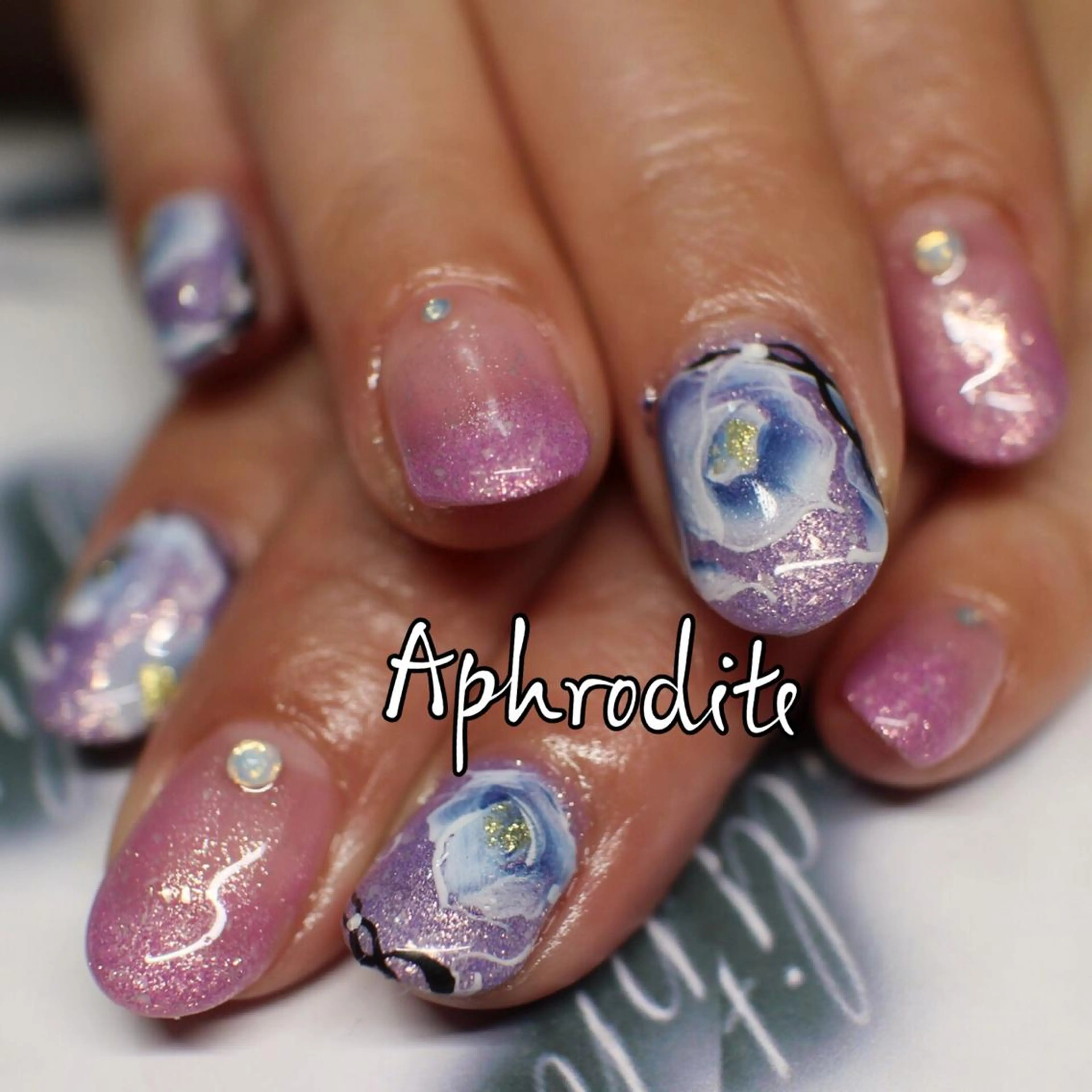 ネイル アートネイル APHRODITE Nagisaのネイルデザイン