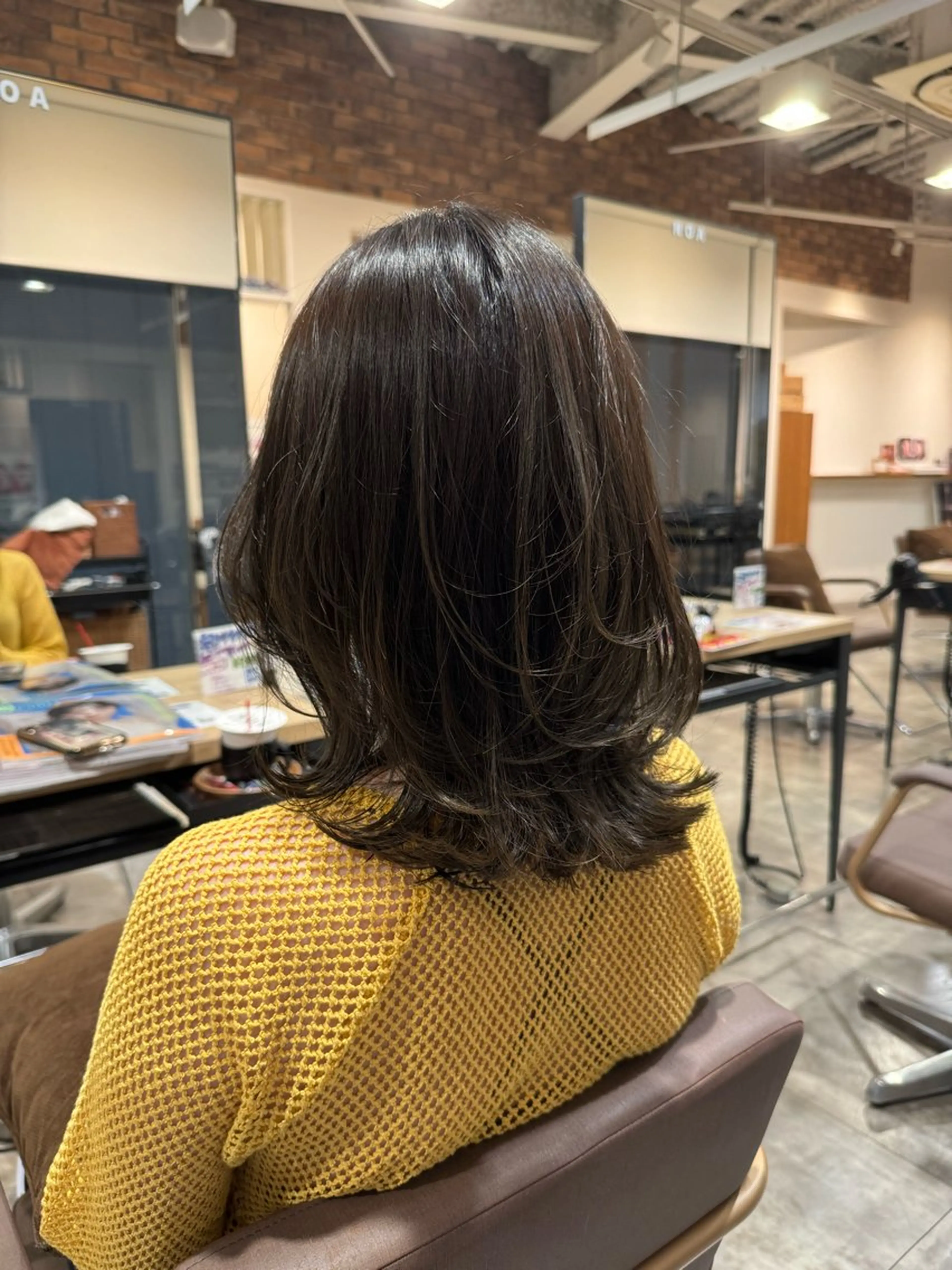 ミディアム カラー ミディアムレイヤー レイヤーカット ブリーチなし ダブルカラー三國雅矢のヘアスタイル