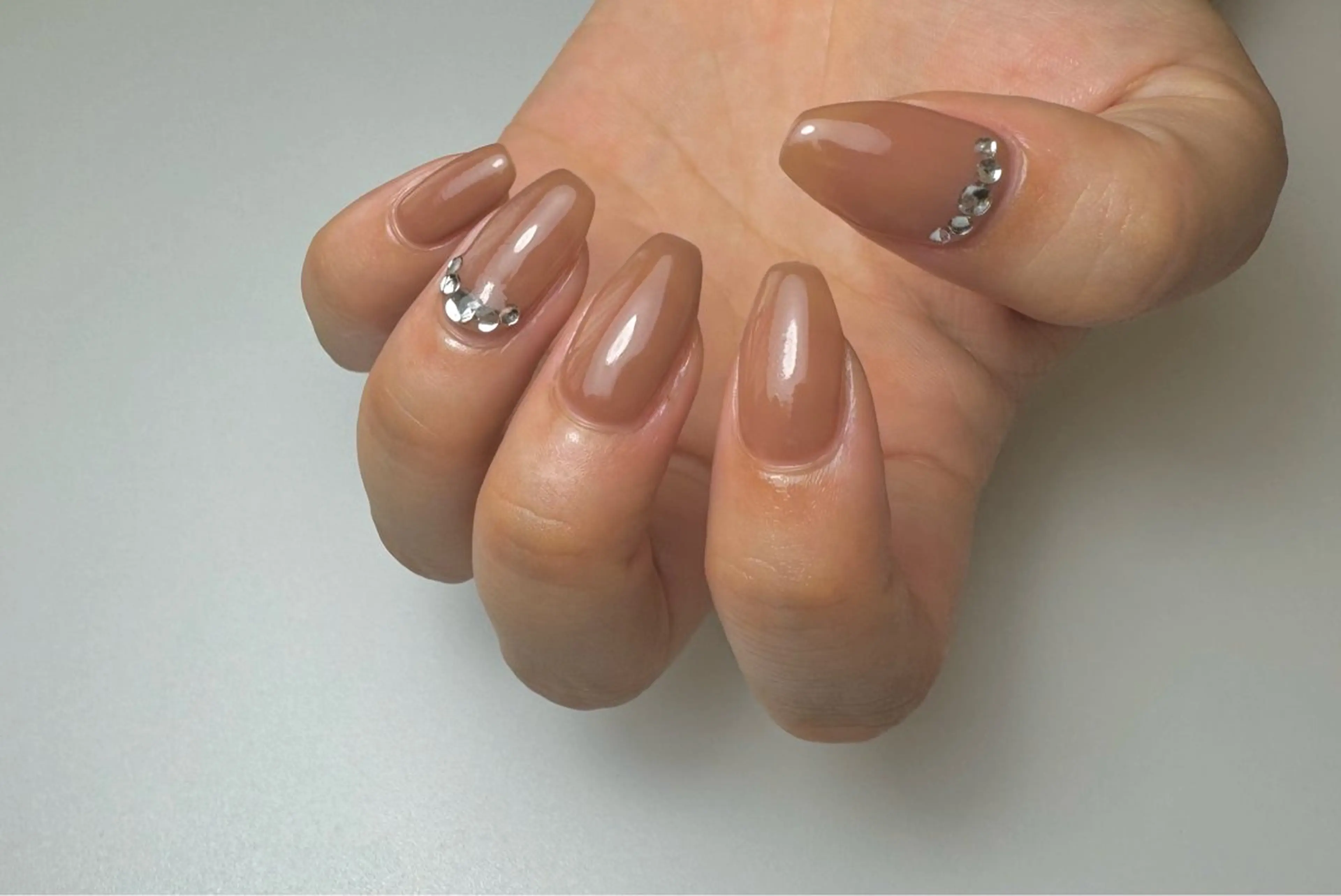 ネイル ワンカラーネイル ストーンネイル 白日-hakubi nail-のネイルデザイン