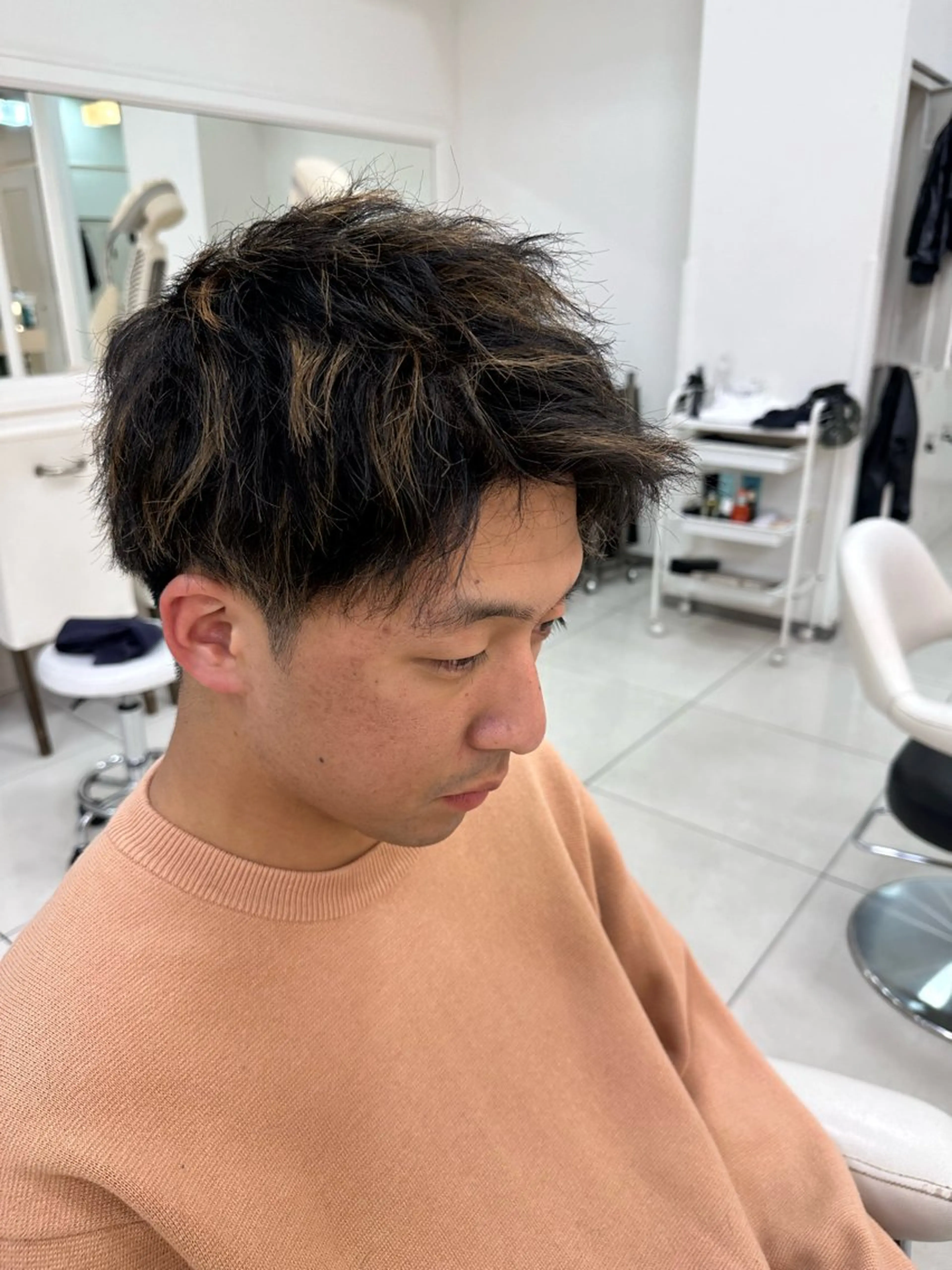 カラー メンズ ベージュカラー カット ヘアカラー 伊佐 愛のヘアスタイル