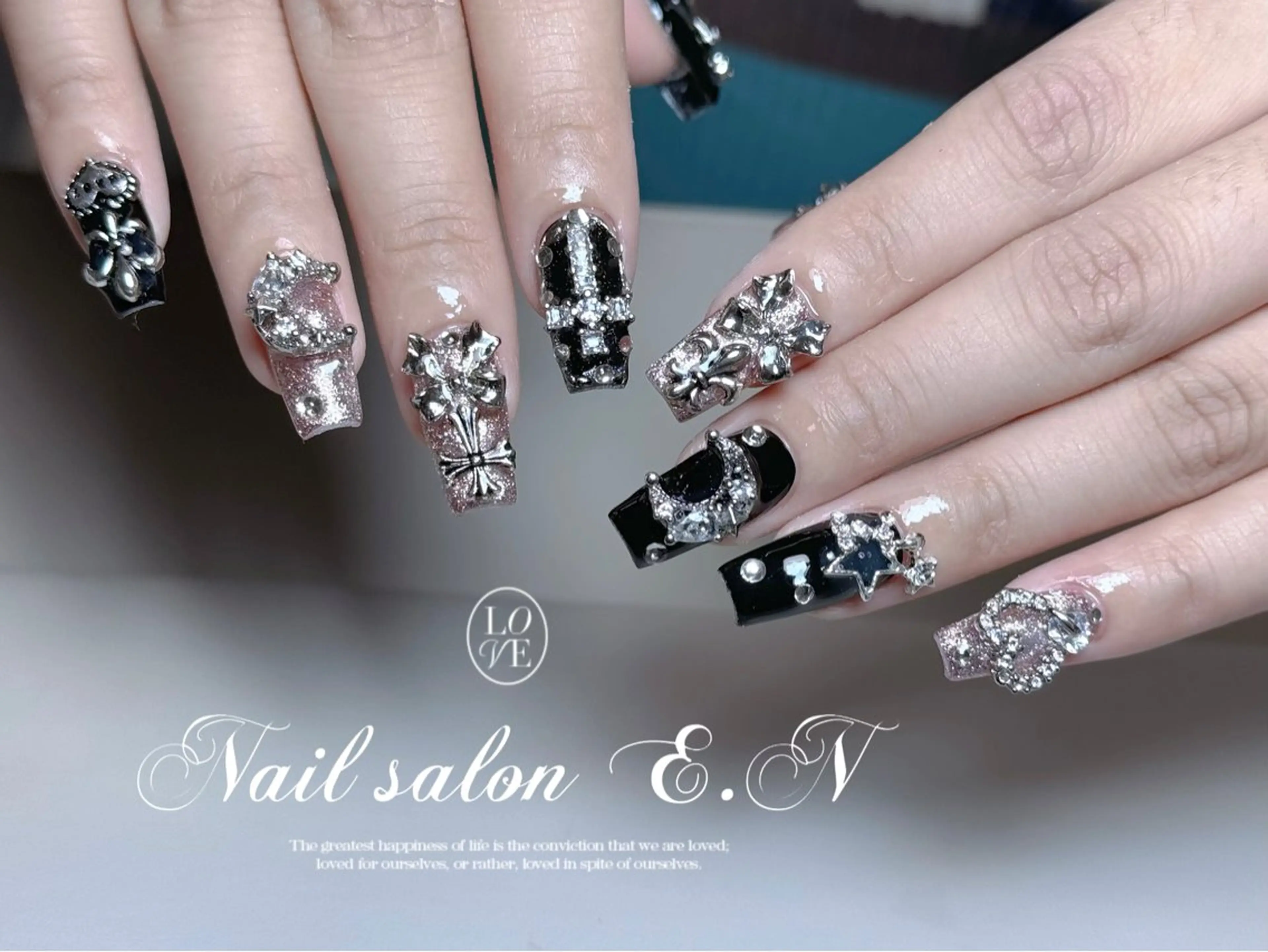 ネイル アートネイル オーロラネイル ガーリー キラキラネイル 韓国ネイル E.N🦋 長さ出し/持ち込みのネイルデザイン