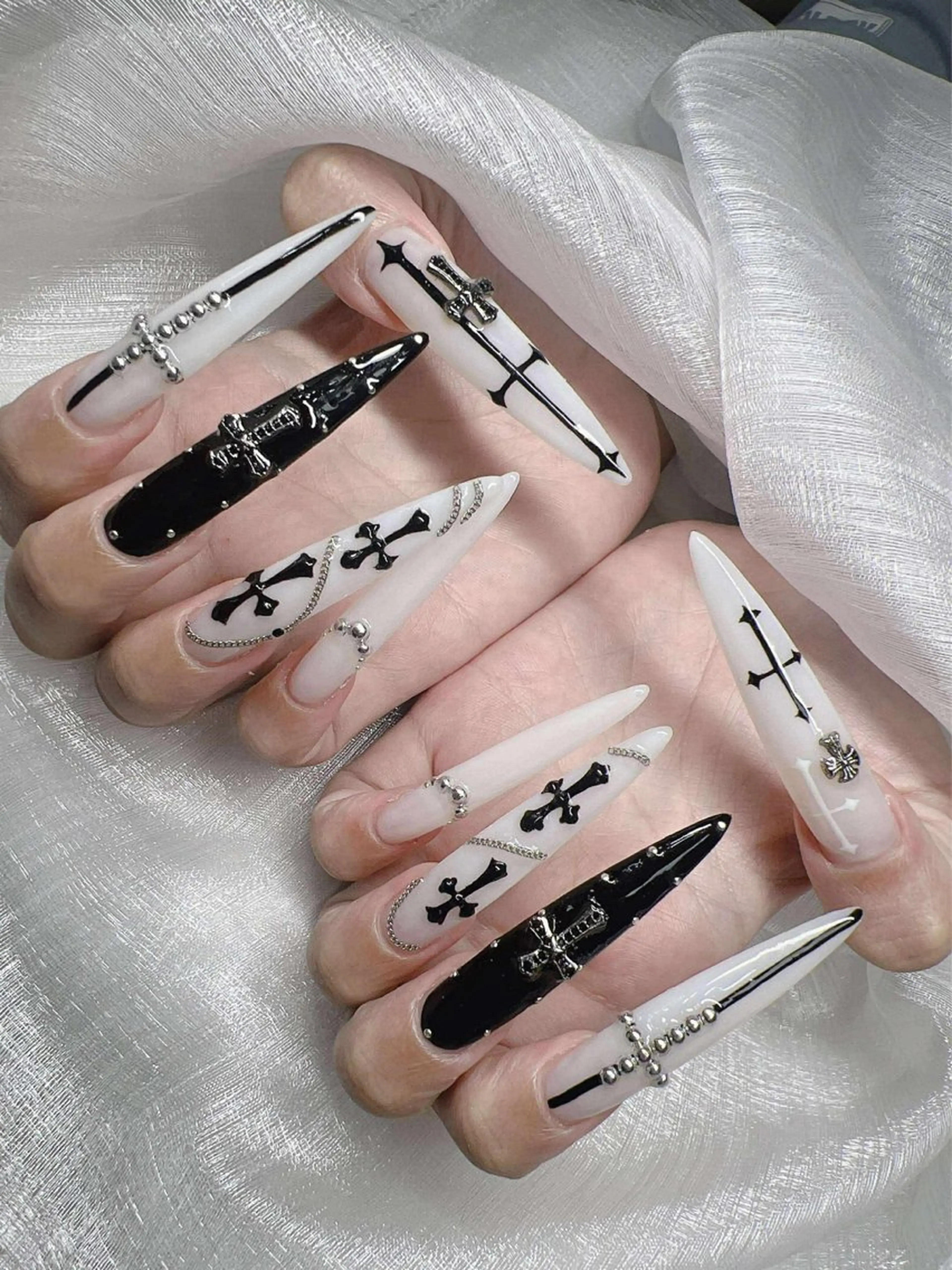 ネイル 長さ出し グラデーション 卒業式 キラキラネイル マグネットネイル ハンドネイル Lee Nailsのネイルデザイン