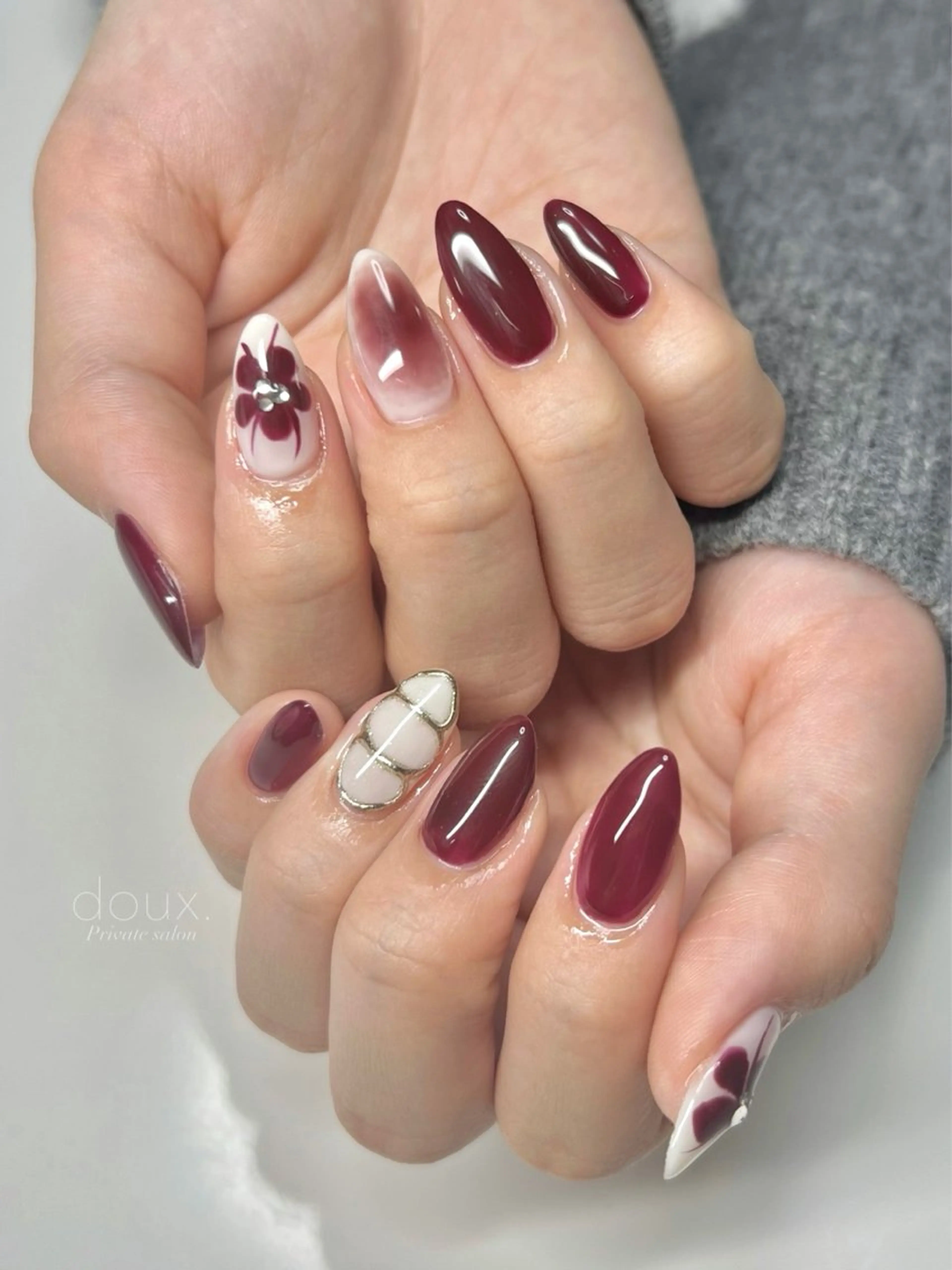 ネイル ボルドー チークネイル フラワーネイル フレンチネイル 韓国ネイル ハンドネイル doux. nailのネイルデザイン
