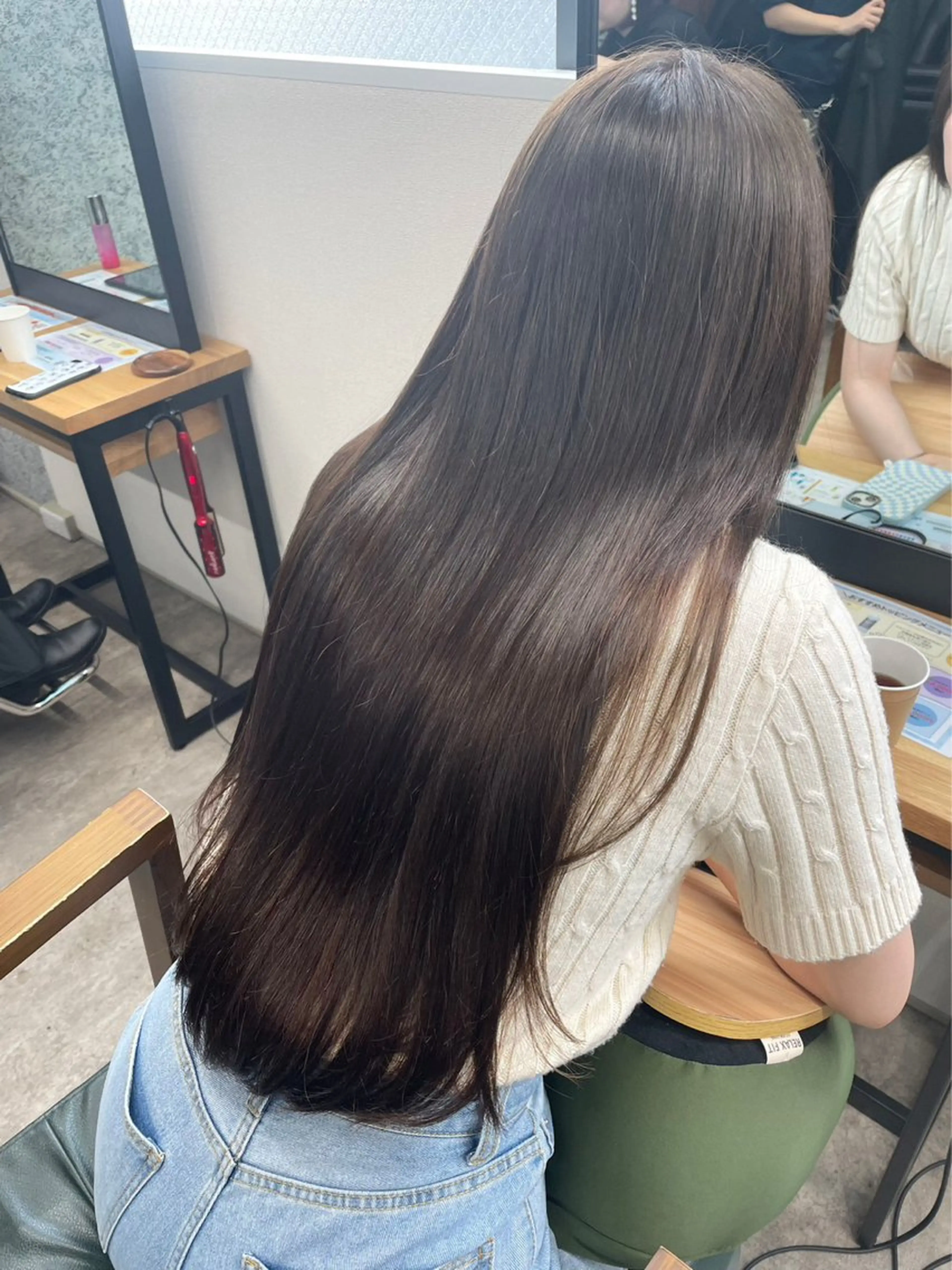 ナチュラル自然な前髪縮毛矯正＋髪質改善トリートメントの写真