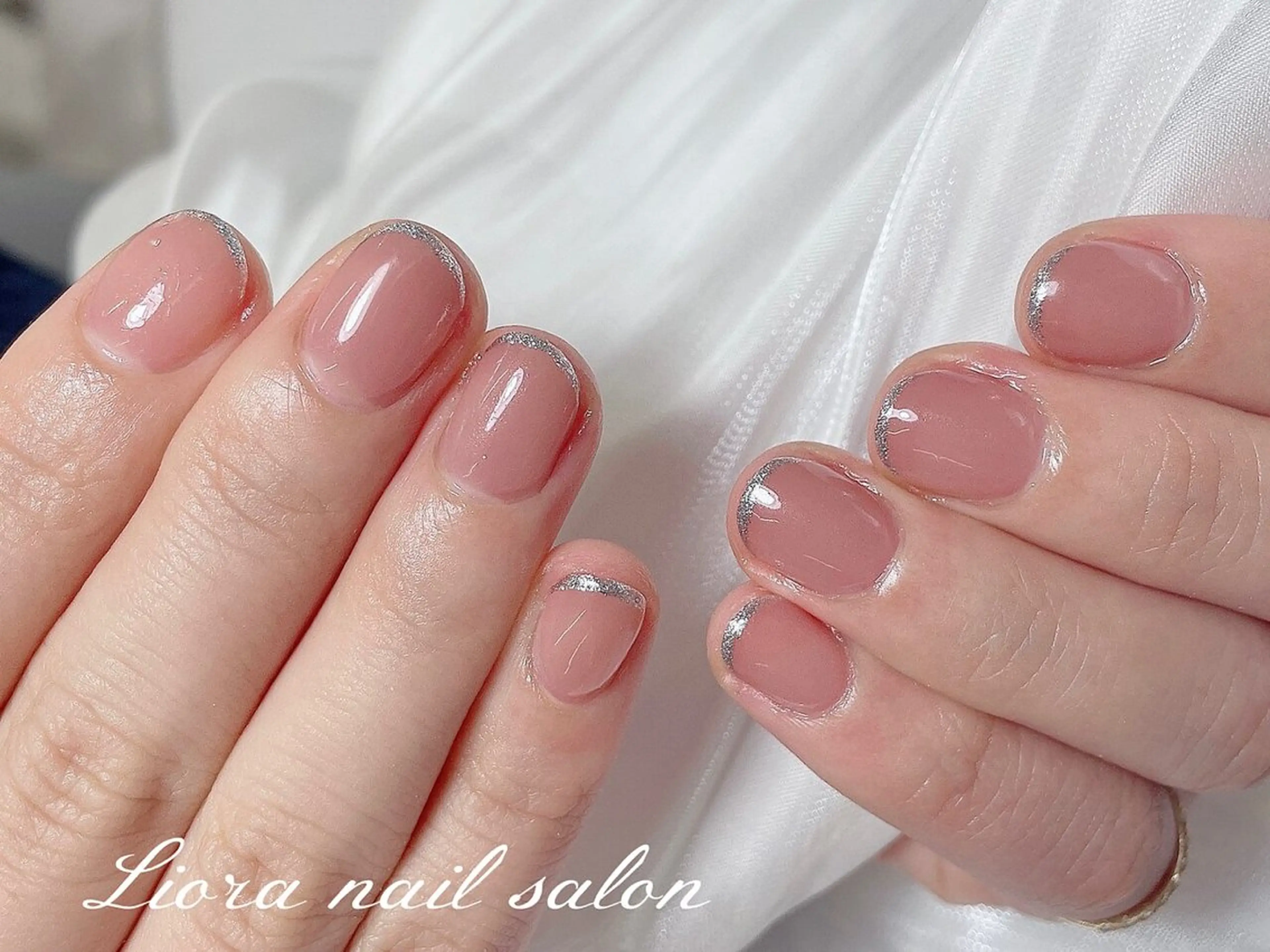 🎀ベース色有りケア込み💕極細ラメフレンチの写真