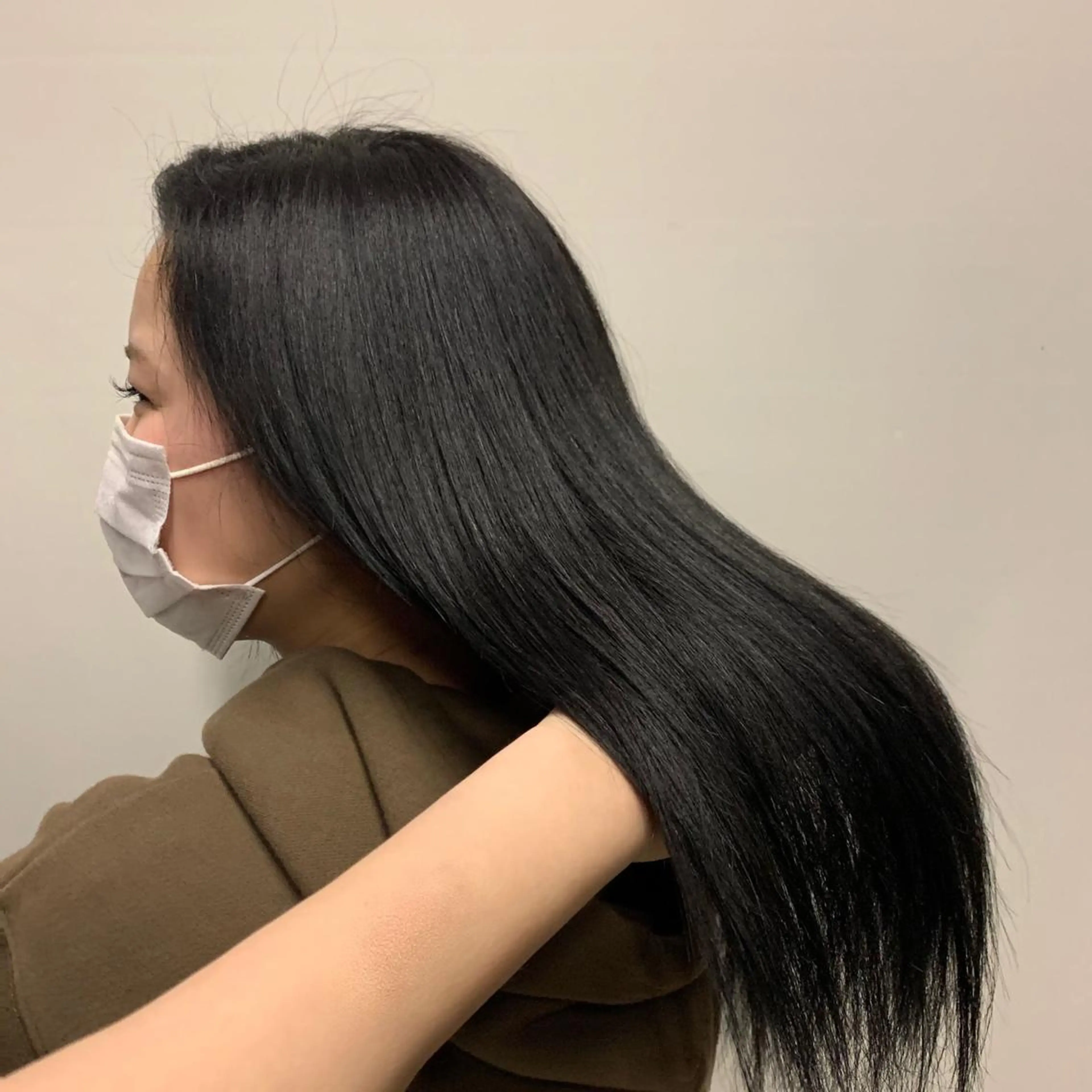 ロング カラー 黒髪 YU KIのヘアスタイル