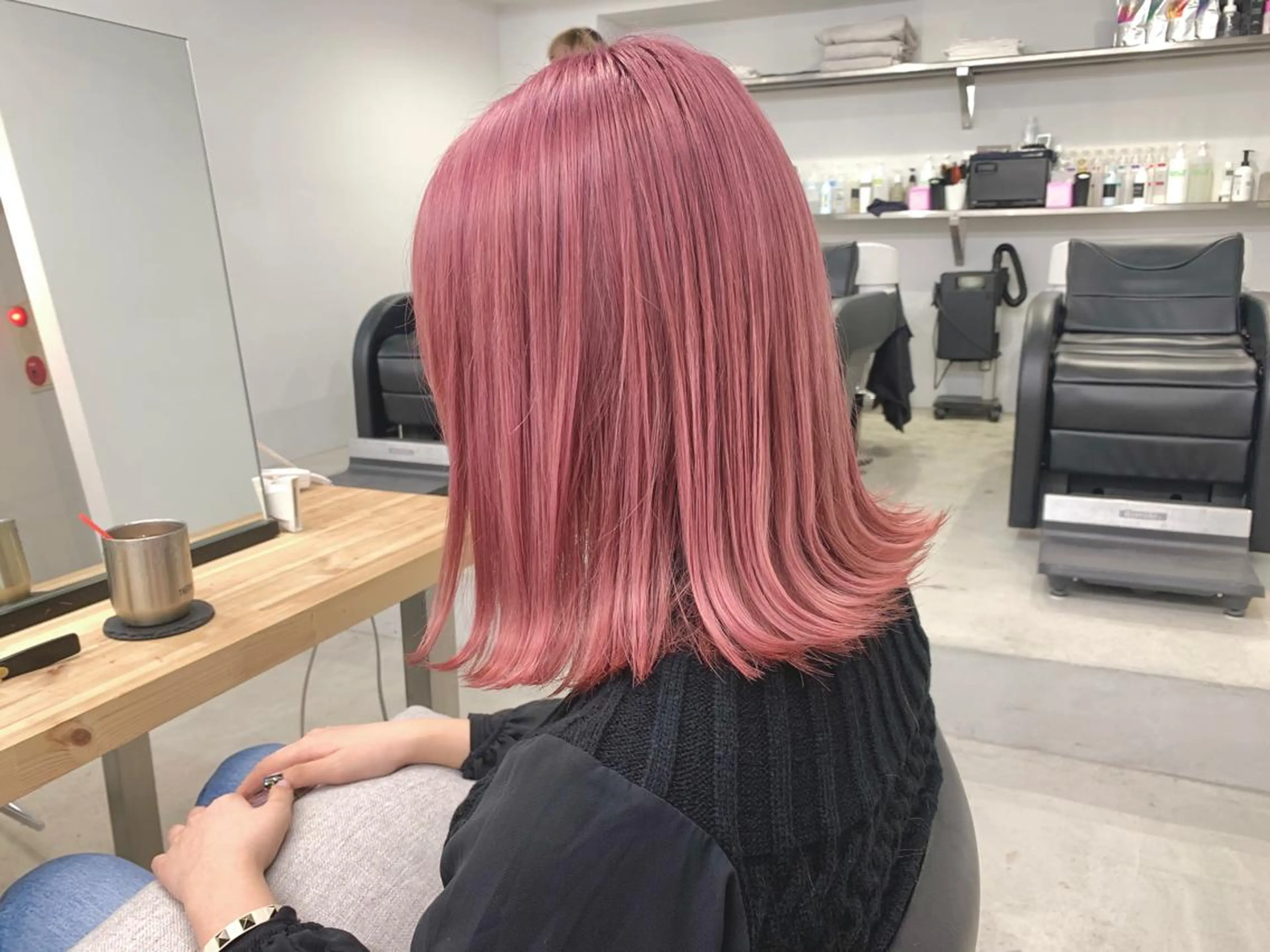 ミディアム カラー LEBEN所属・leben serikaのヘアスタイル