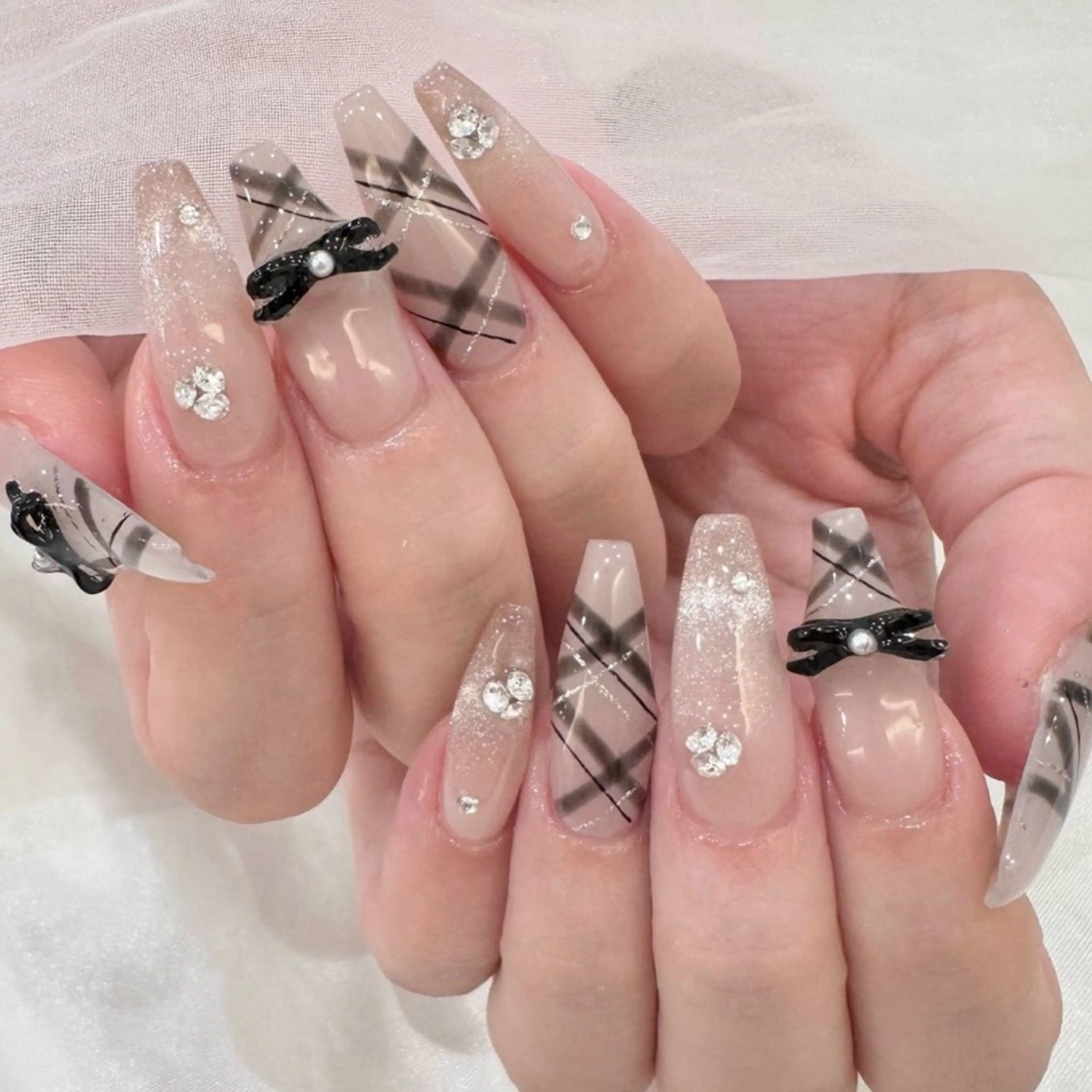 ネイル 成人式 ジェルネイル ロングネイル マグネットネイル ミディアムネイル ハンドネイル Momoa nail salon所属・MoMoA Nail ネイル長さ出し専門店のネイルデザイン