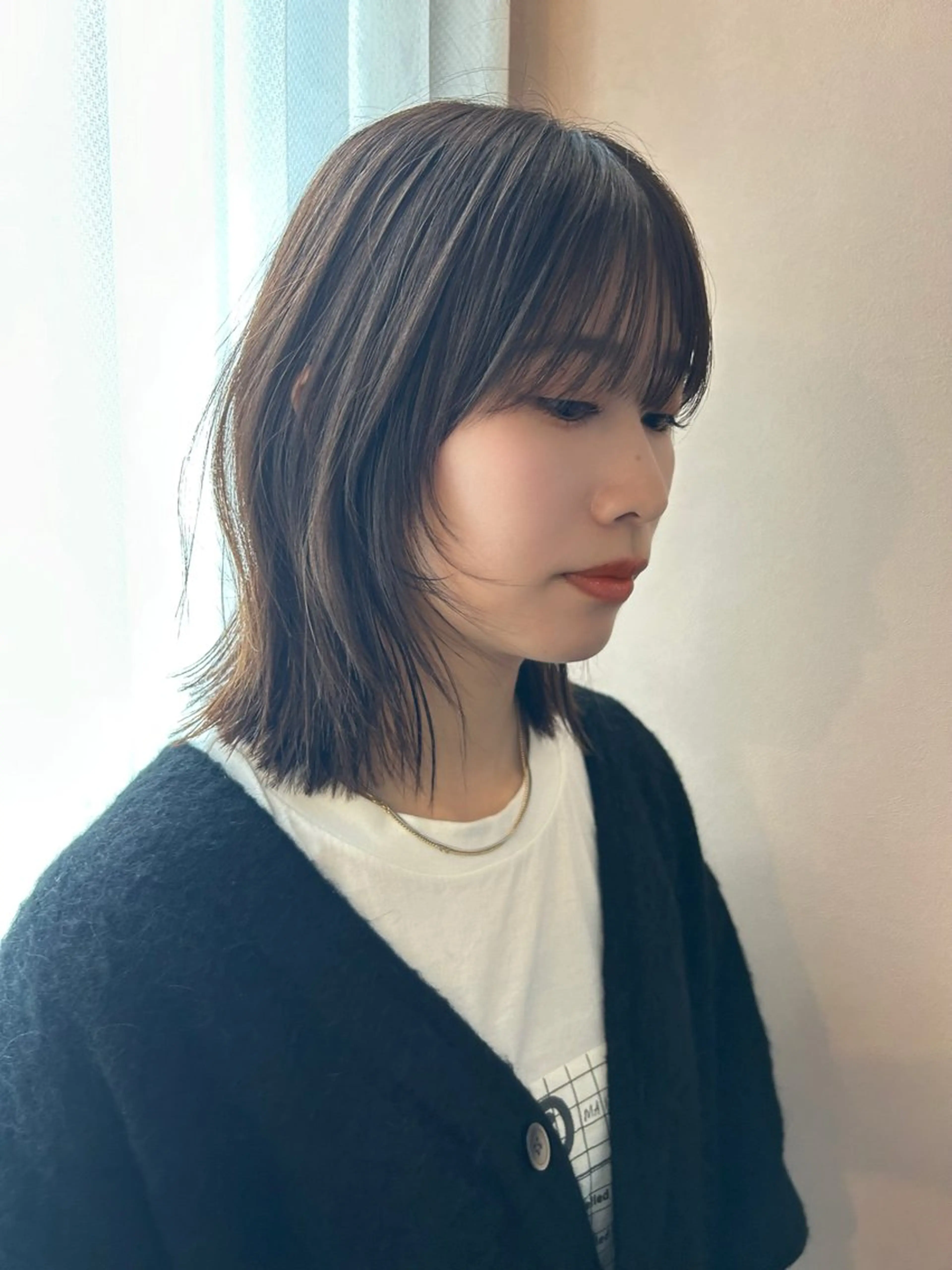 ミディアム カラー 顔まわりレイヤー レイヤーカット カット ヘアカラー トリートメント hub hair レイヤー/透明感のヘアスタイル