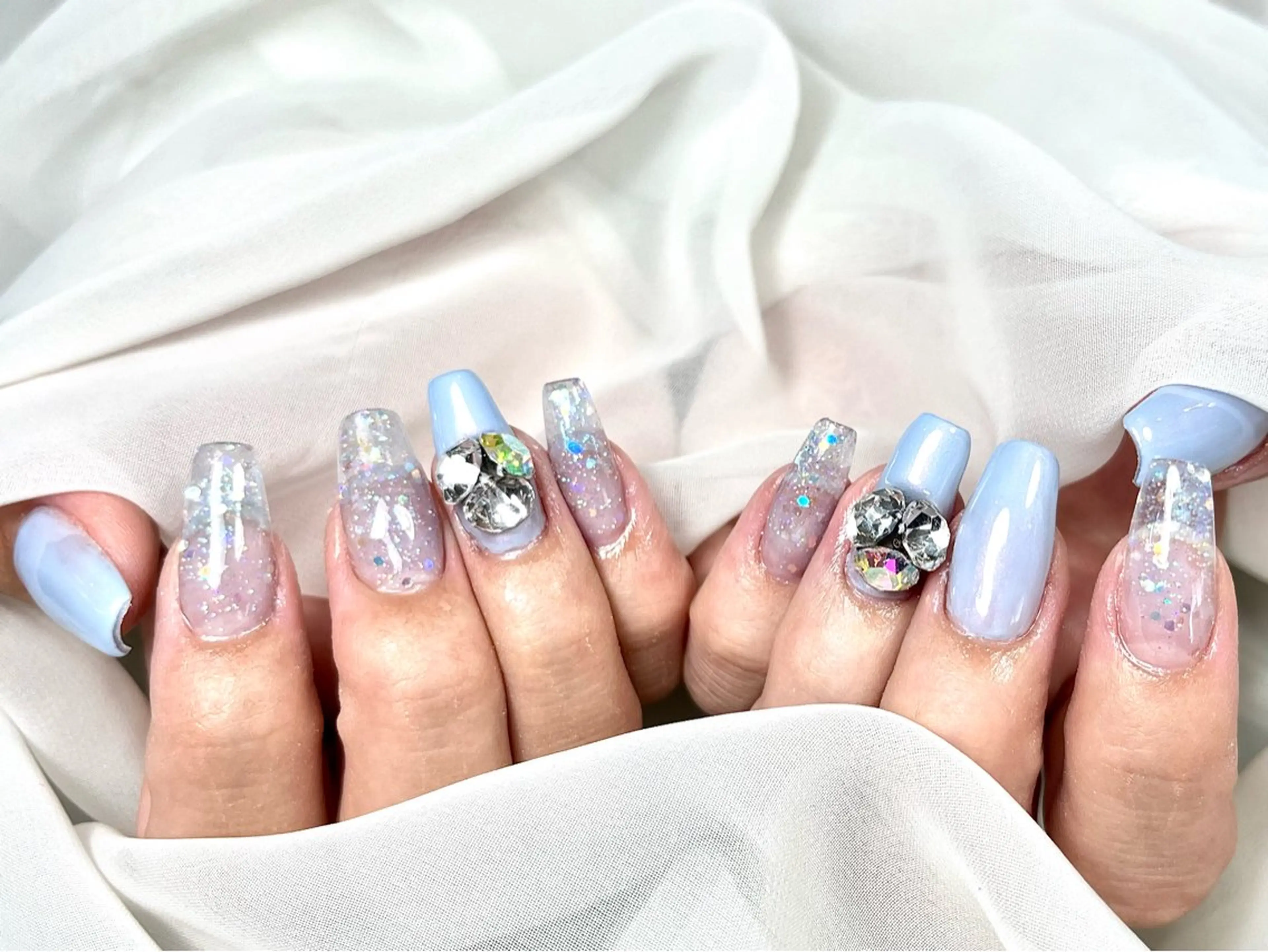 ネイル アートネイル クリアネイル 長さ出し ラメ(グリッター) 水色 Salute本店 🦋仲原里佳のネイルデザイン