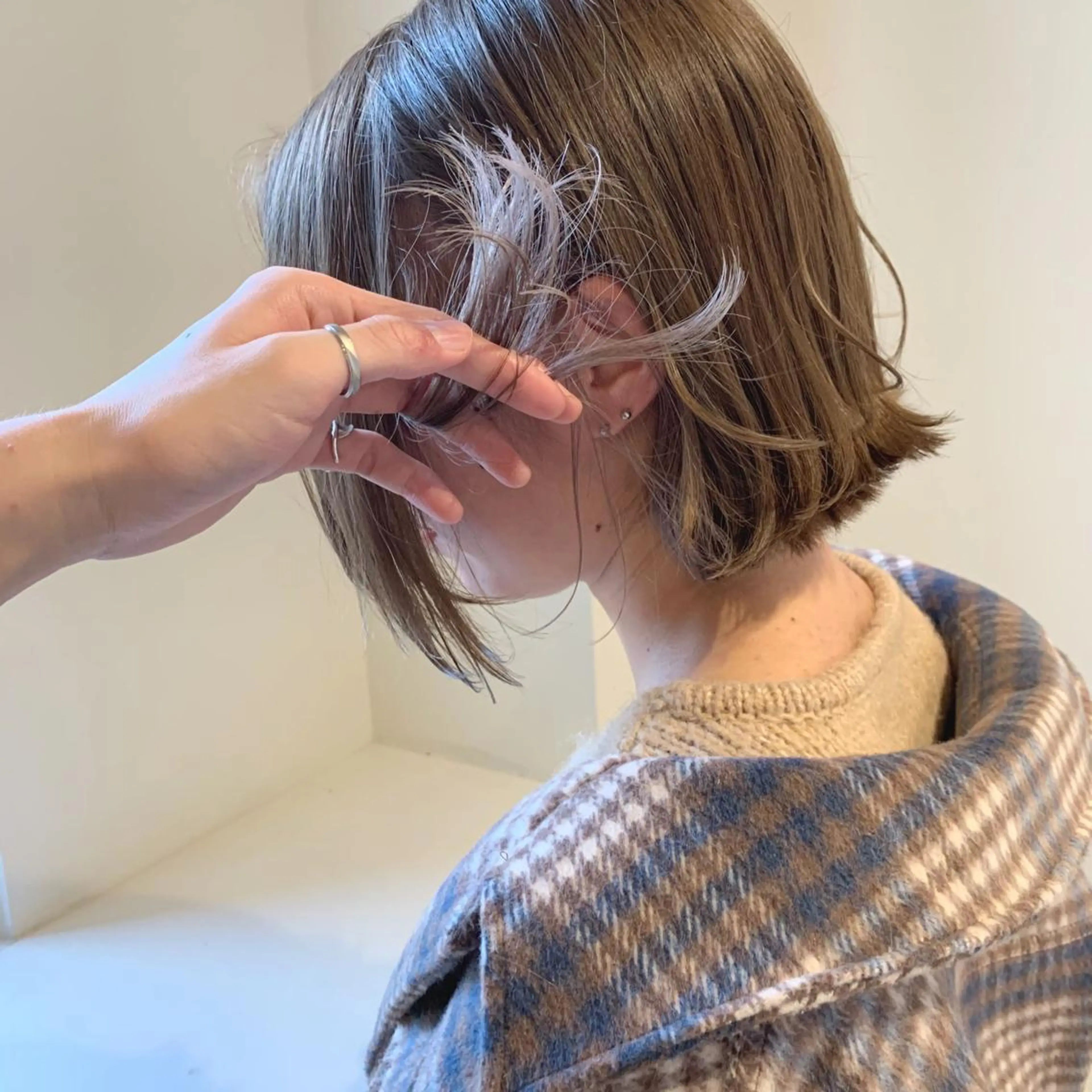 ショート Maison所属・清水 亮太／赤み消しカラーのヘアスタイル