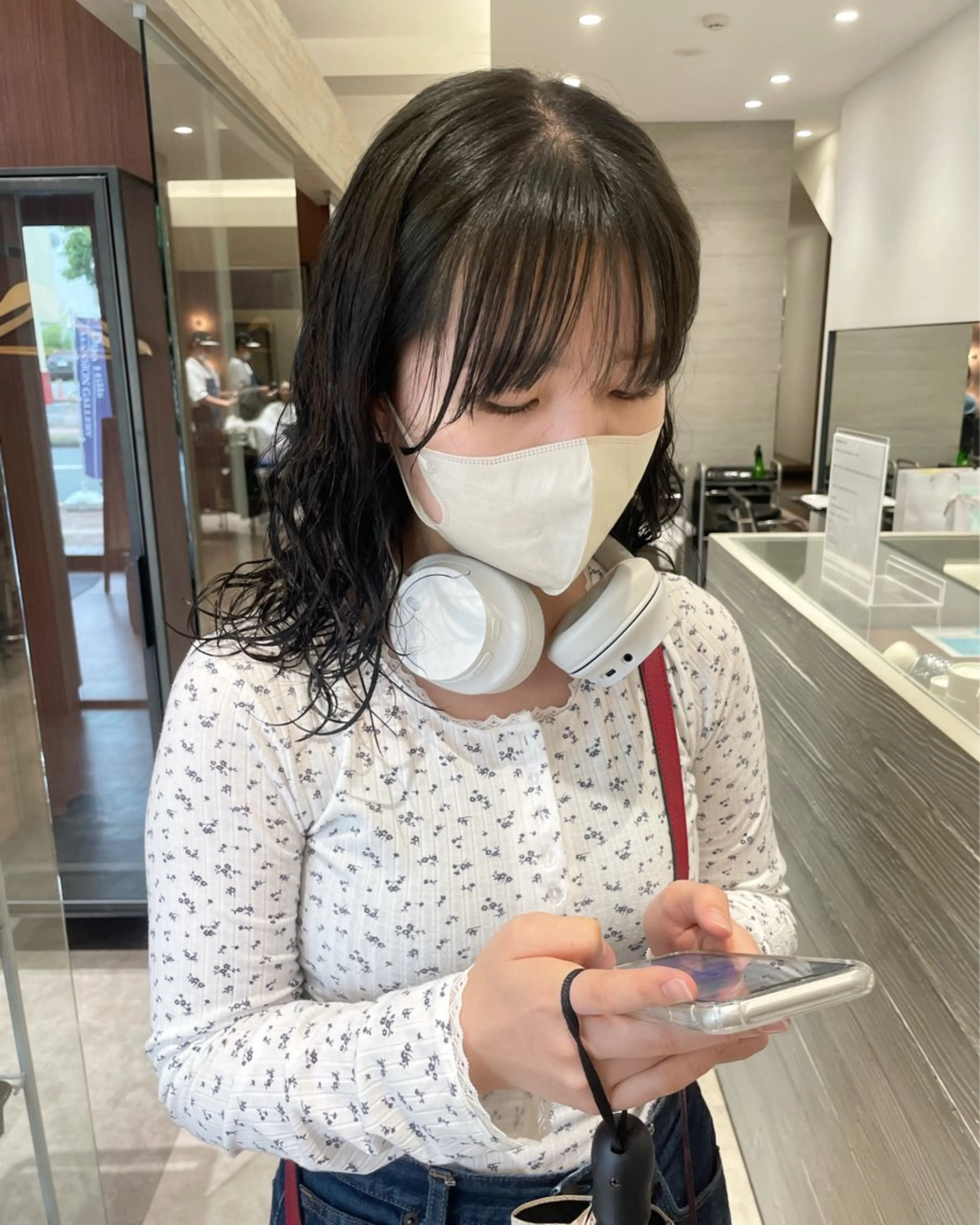 ミディアム カット ヘアカラー トリートメント NEST by chord （ネストバイコード）所属・🤍関根 朋香🤍のヘアスタイル