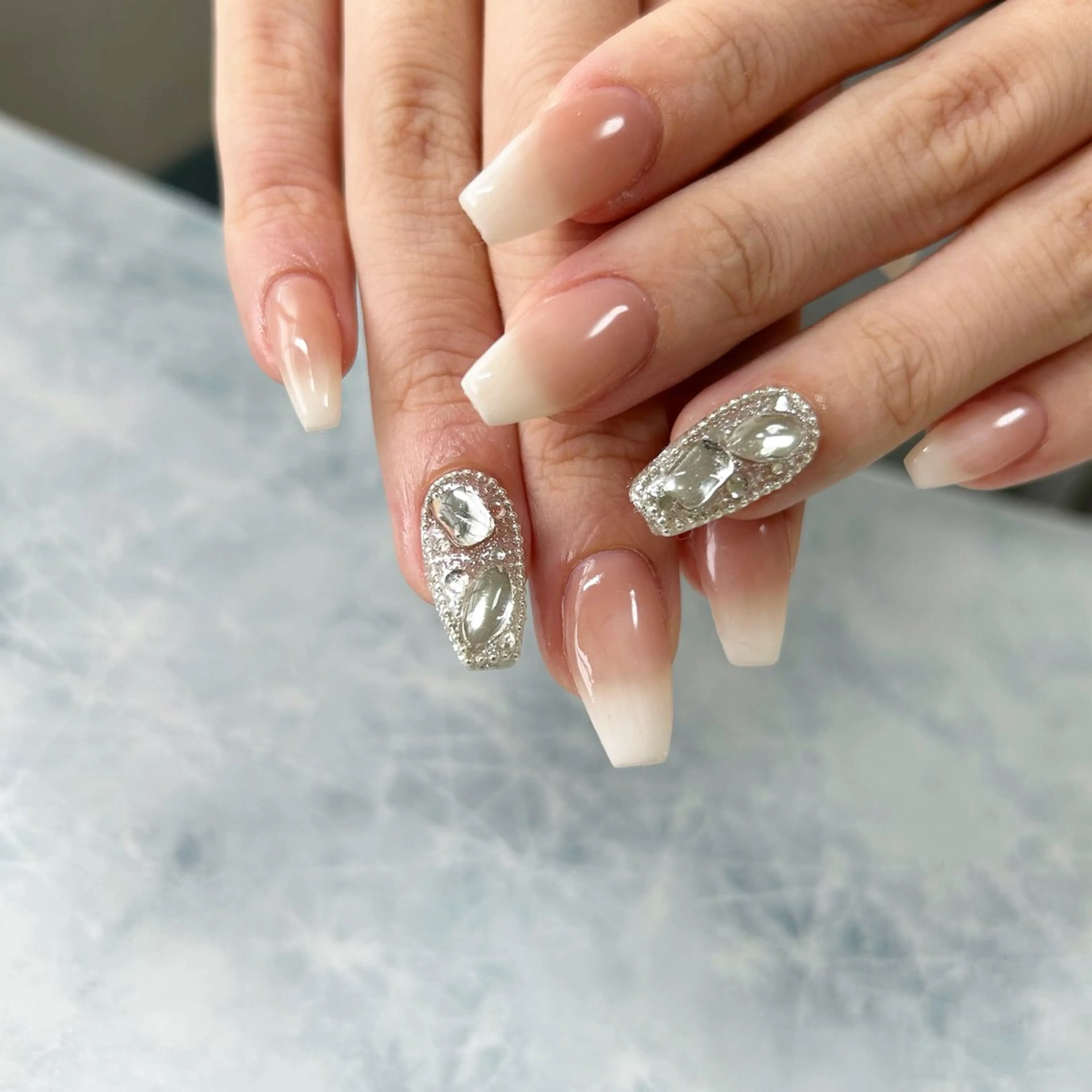 ネイル Laki nailのネイルデザイン