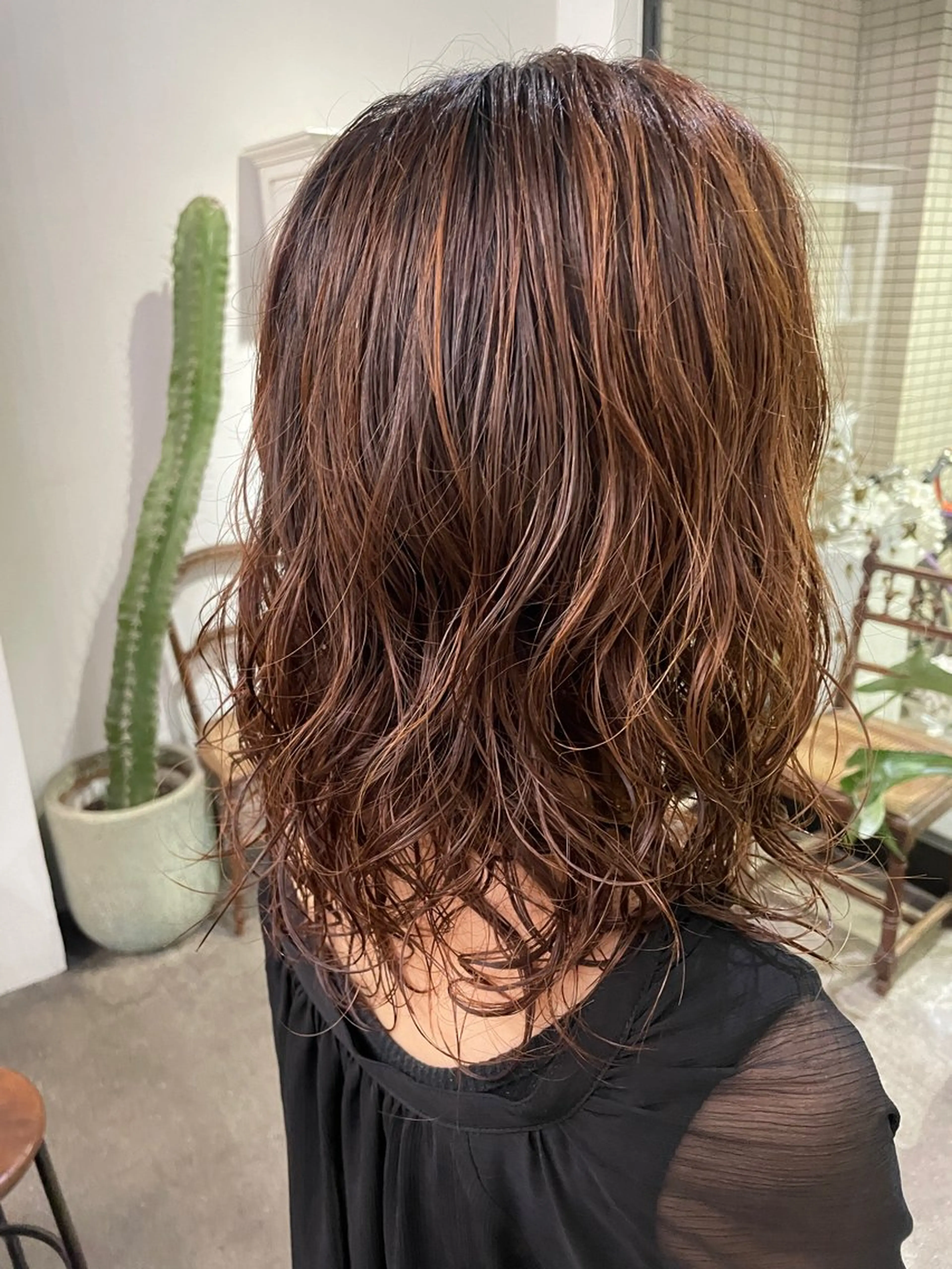 ミディアム パーマ 沼田 彩虹のヘアスタイル