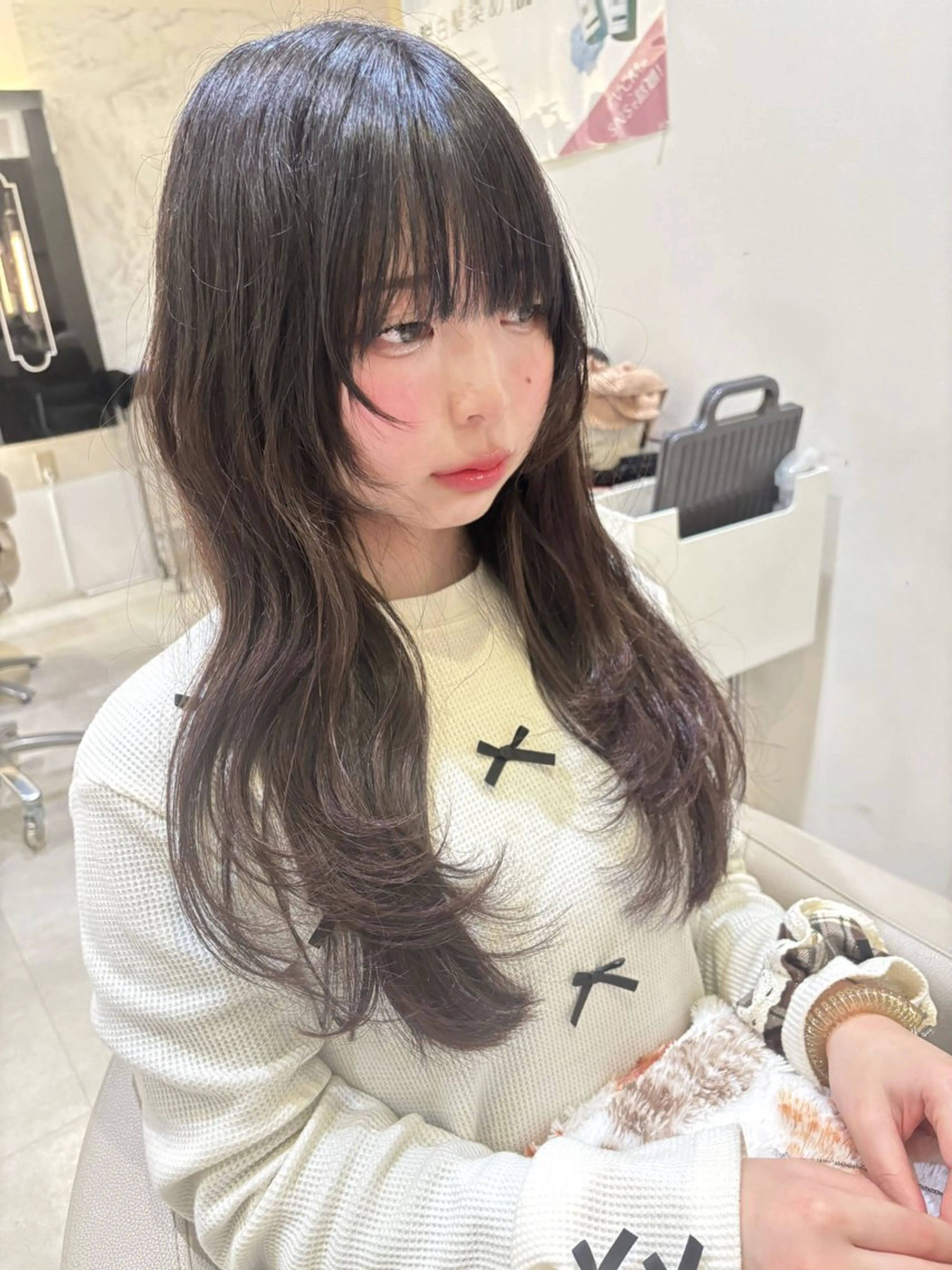 ロング カット ヘアカラー 朝尾 愛花のヘアスタイル