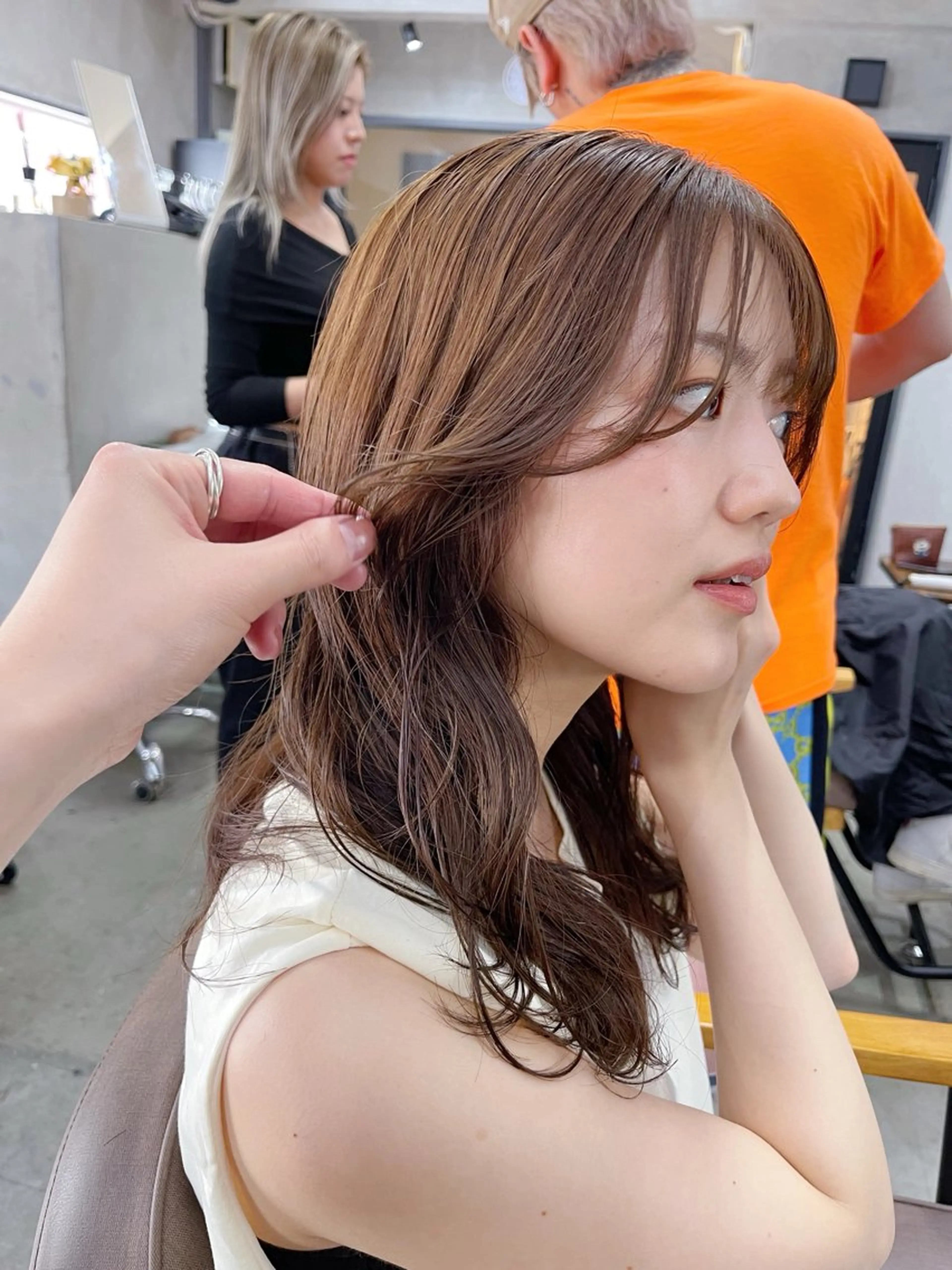 セミロング カラー レイヤーカット カット ヘアカラー トリートメント AiM 大名のヘアスタイル