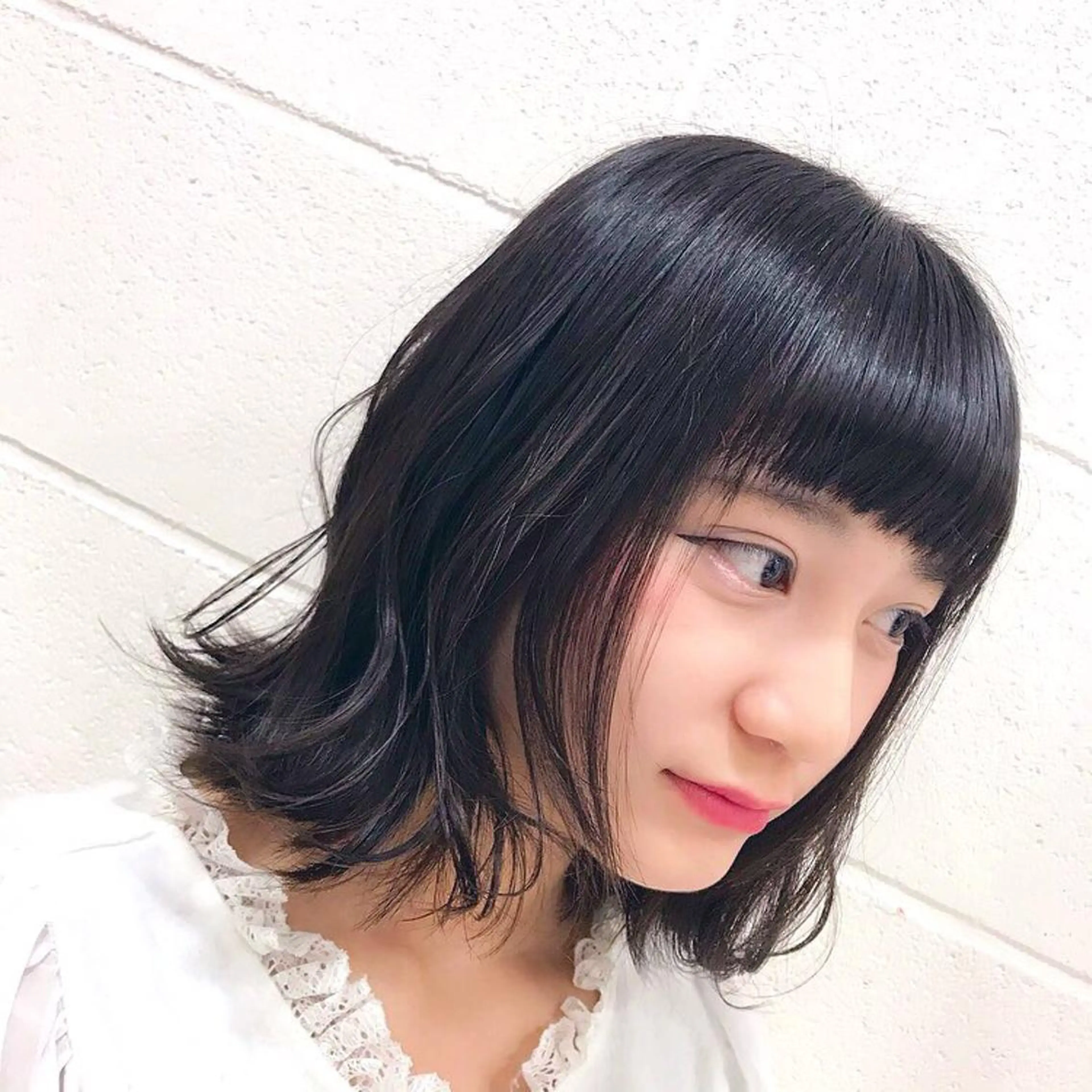 ショート "PEPPU "所属・派手髪、ハイトーン ショートヘアShinのヘアスタイル