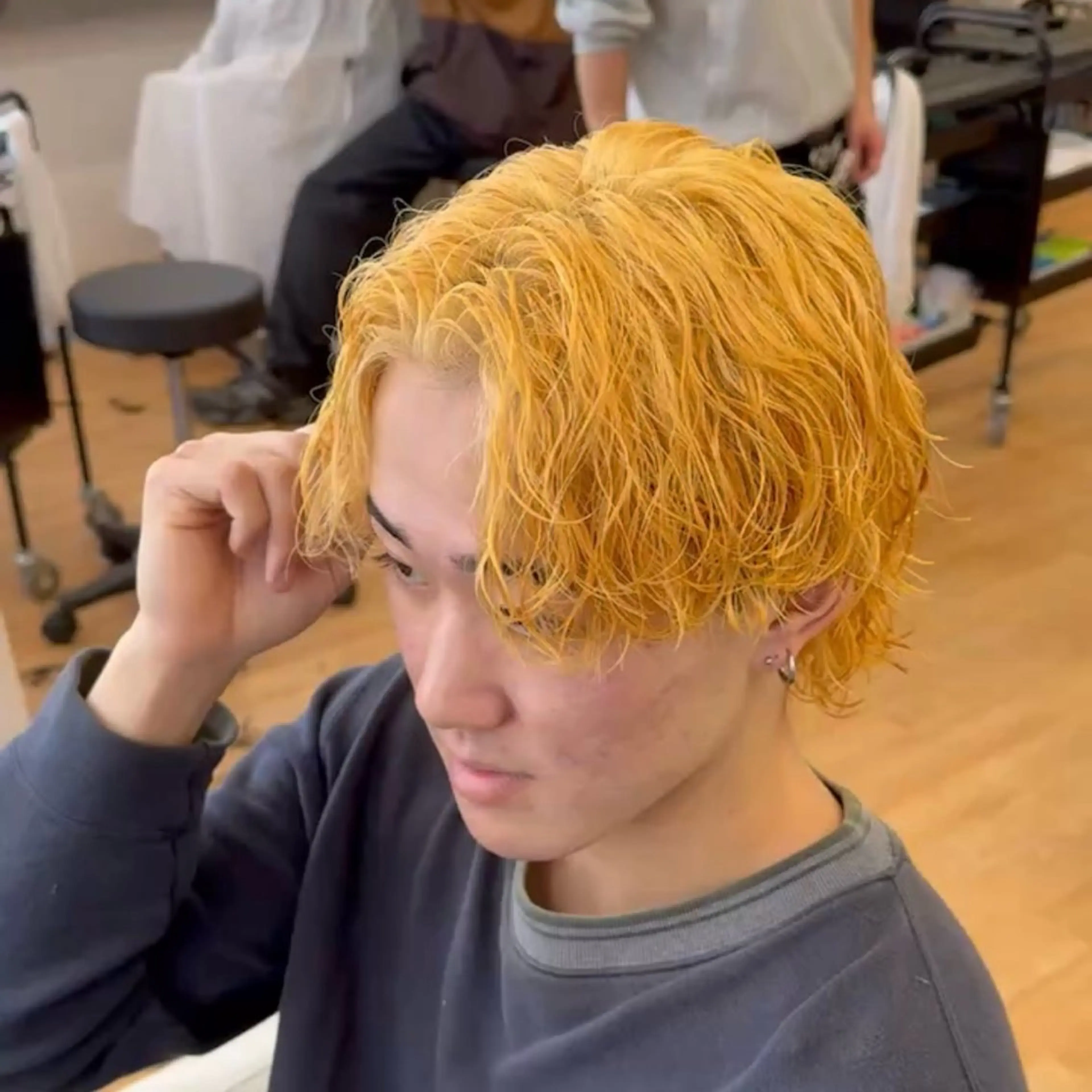 パーマ メンズ メンズブリーチ メンズパーマ 波巻きパーマ メンズウルフカット 縮毛矯正 become men’s hair名駅店所属・【メンズ特化美容師】 大河内 名駅のヘアスタイル