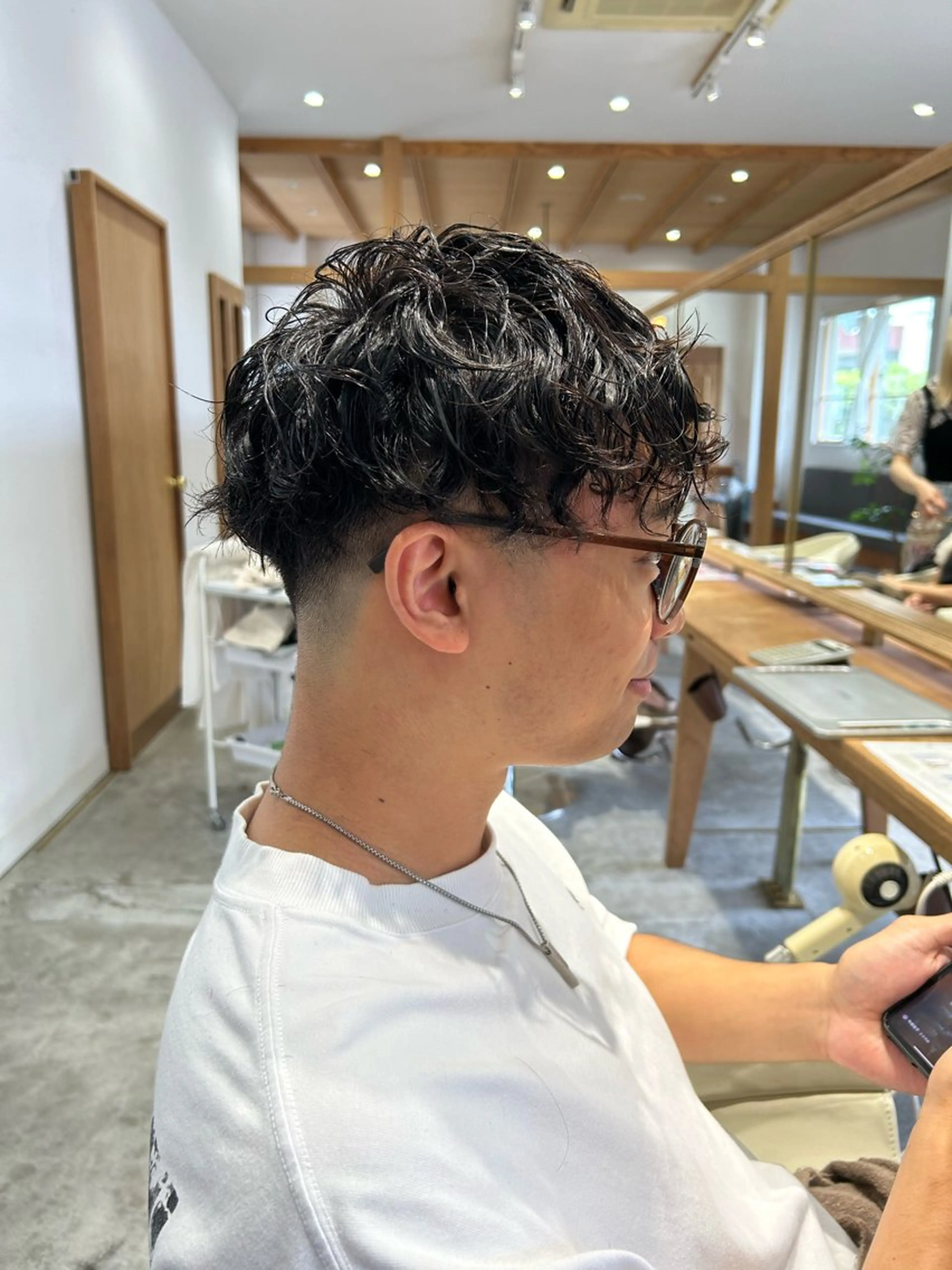 ショート パーマ メンズ フェードカット メンズパーマ スパイラルパーマ 佐藤悠生/ メンズカット．パーマのヘアスタイル