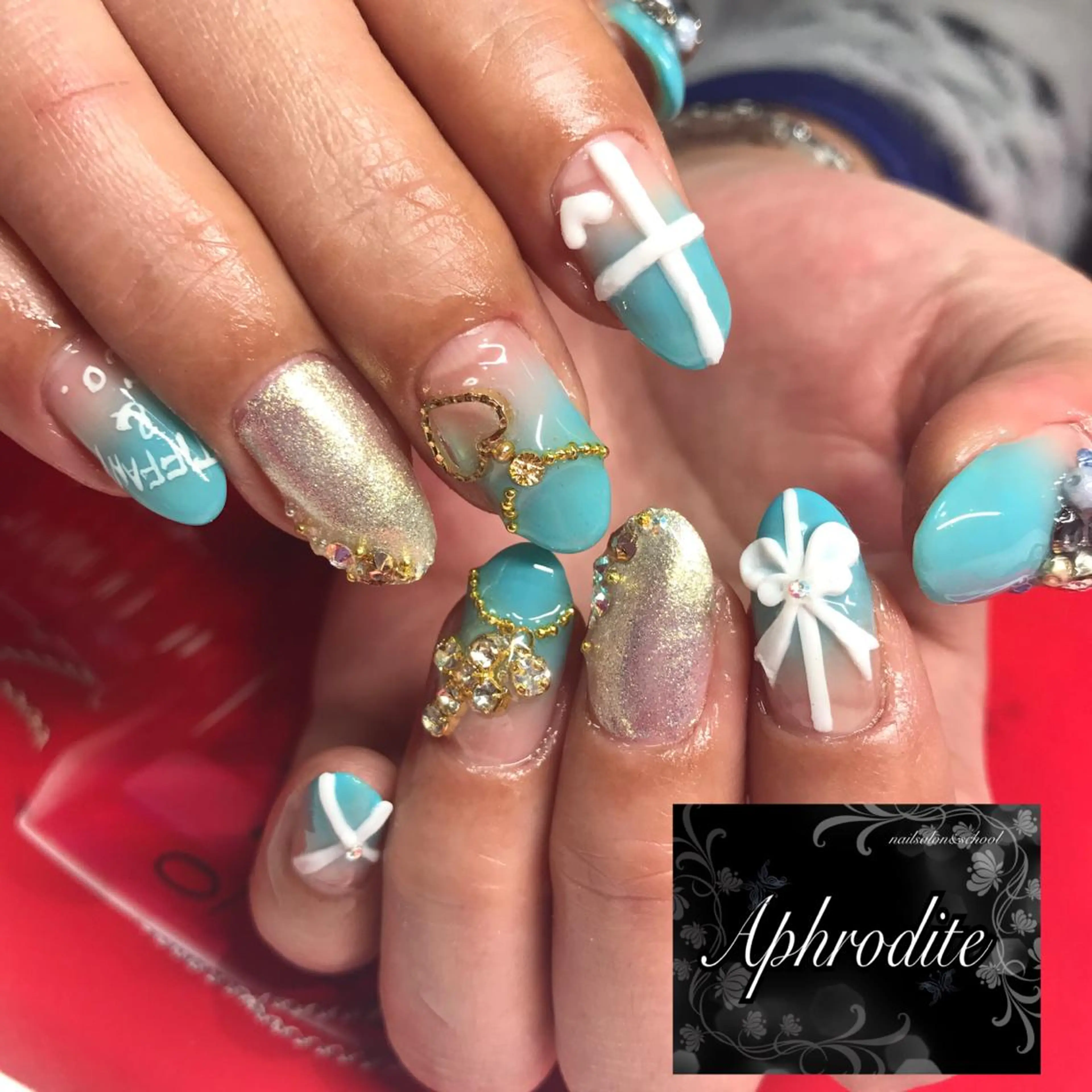 ネイル APHRODITE Nagisaのネイルデザイン