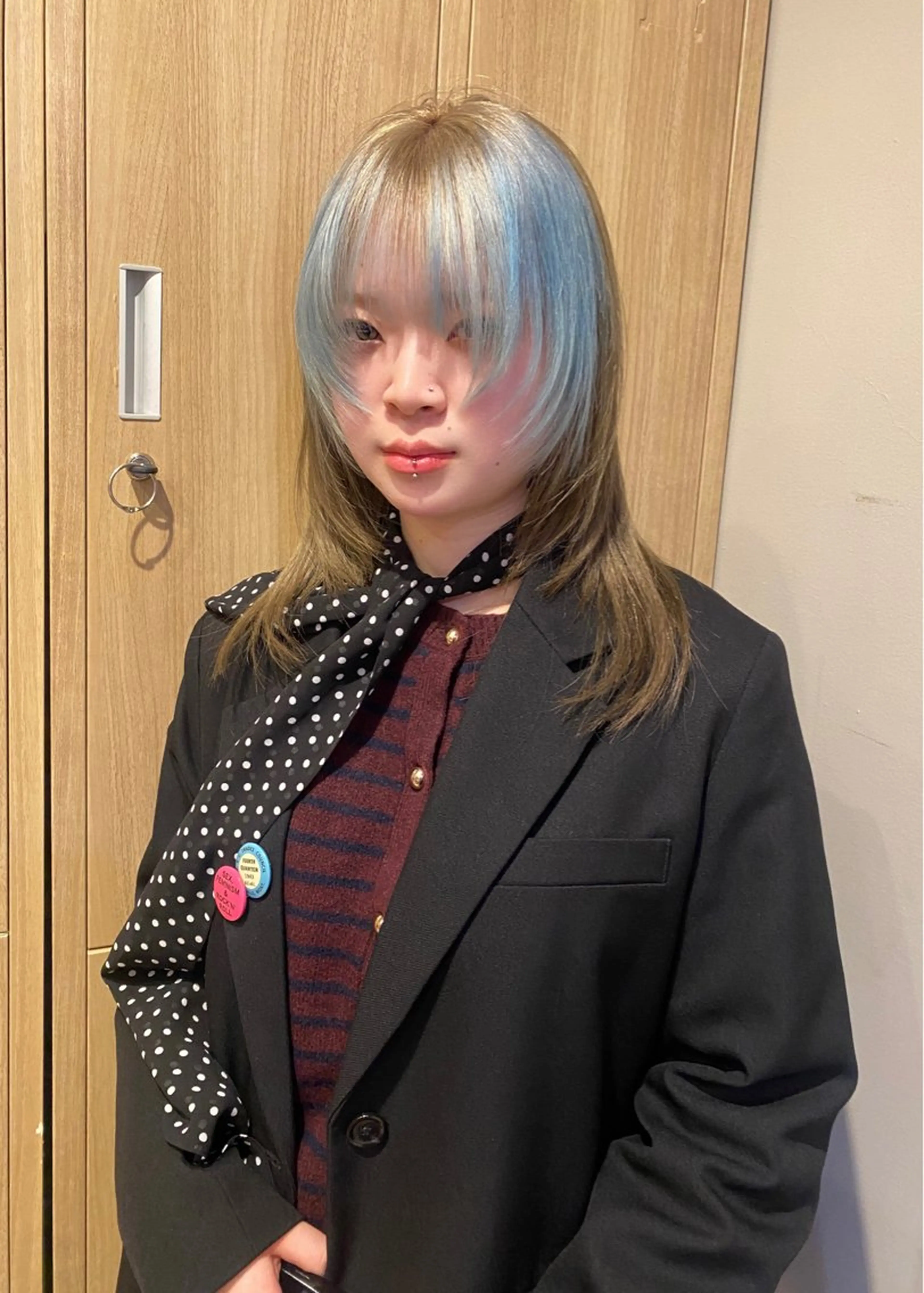 ロング カラー ハイトーンカラー レイヤーカット ハイトーン大好き 美容師🕊️aiのヘアスタイル