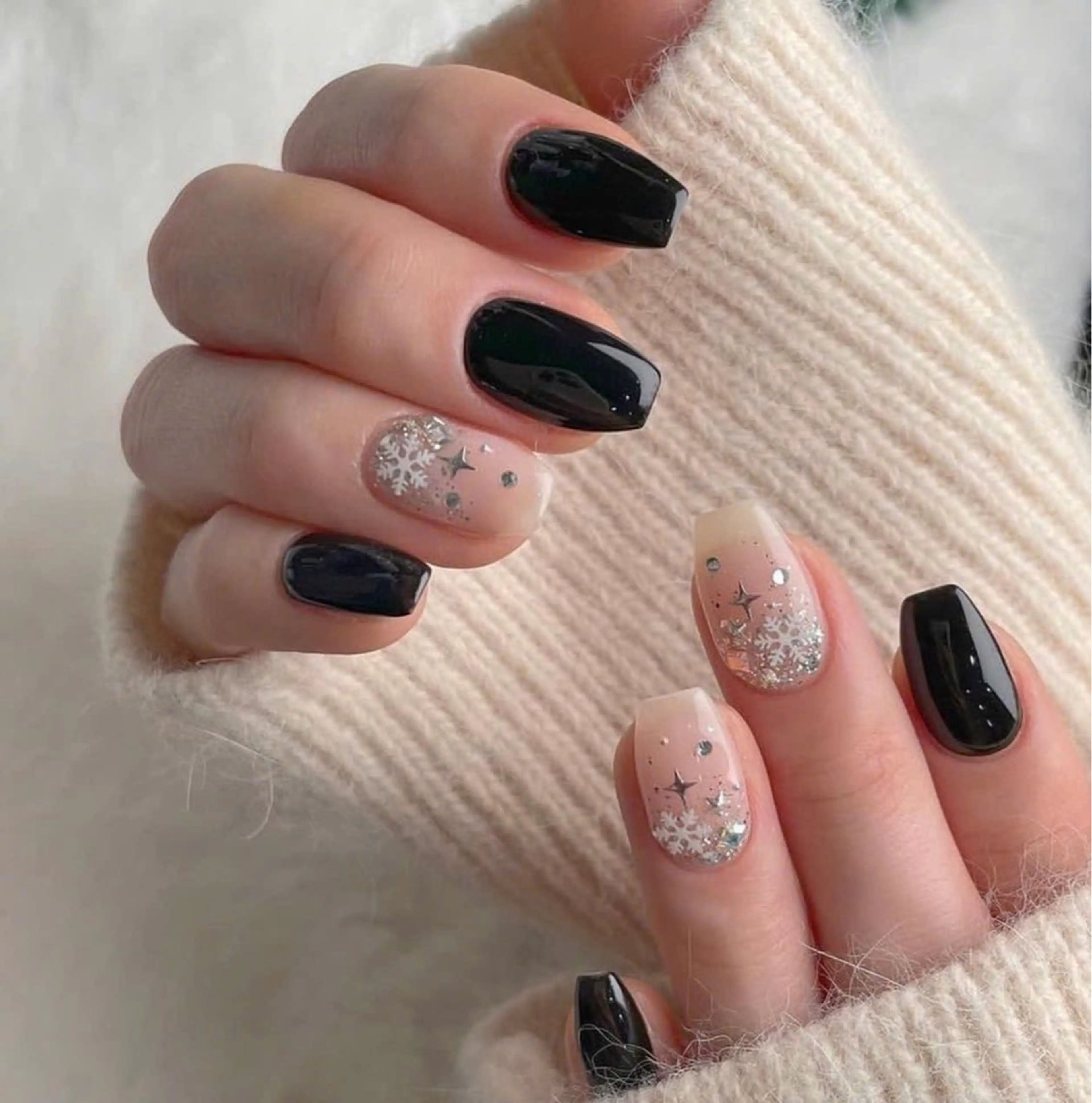 ネイル オーロラネイル フレンチネイル ジェルネイル ハロウィン キラキラネイル ハンドネイル H.baby Nail Salonのネイルデザイン