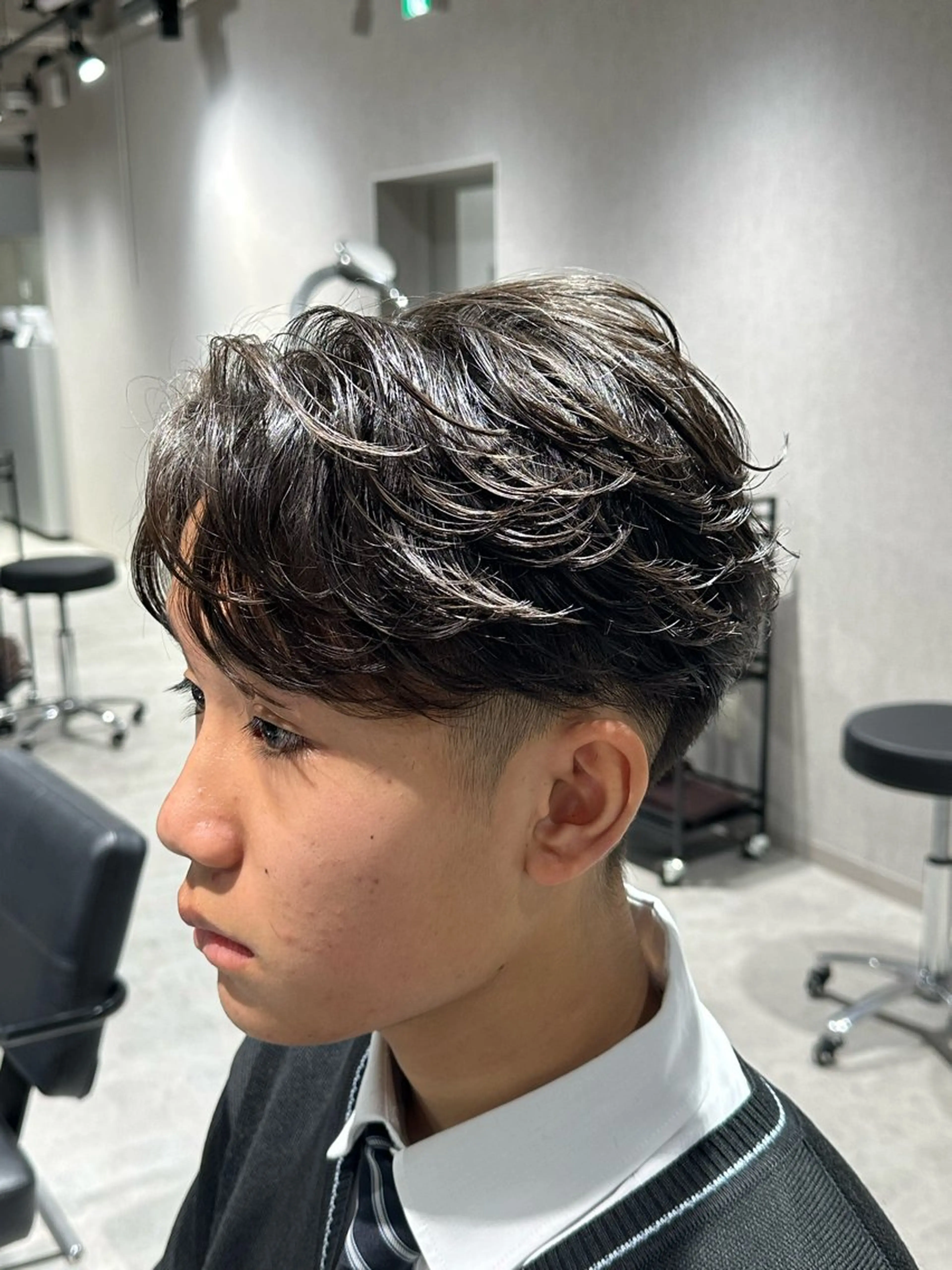 ショート パーマ メンズ フェザーパーマ メンズパーマ カット パーマ トリートメント フェザーパーマ職人 🪶ryosukeのヘアスタイル