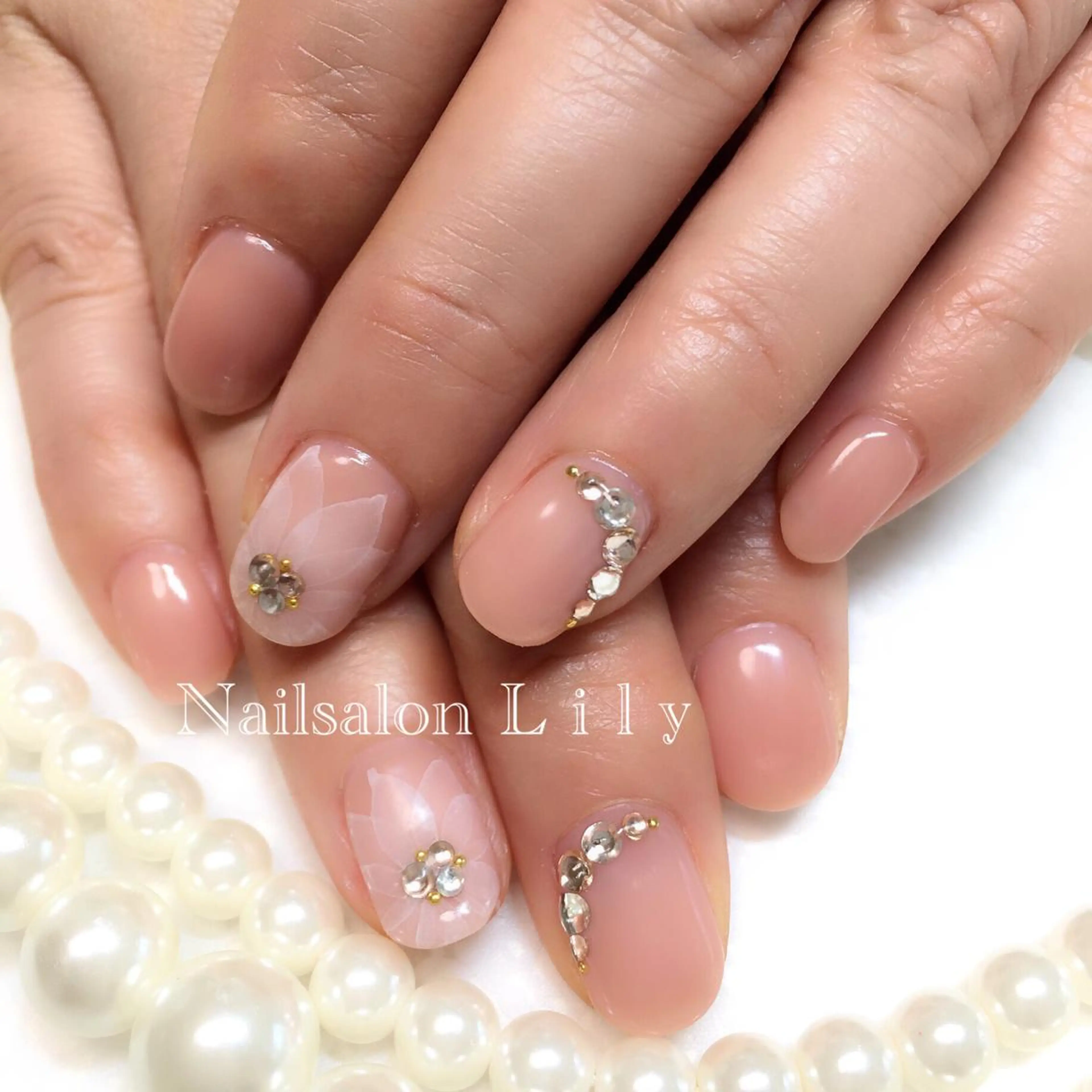 ネイル アートネイル フラワーネイル Nailsalon Lilyのネイルデザイン
