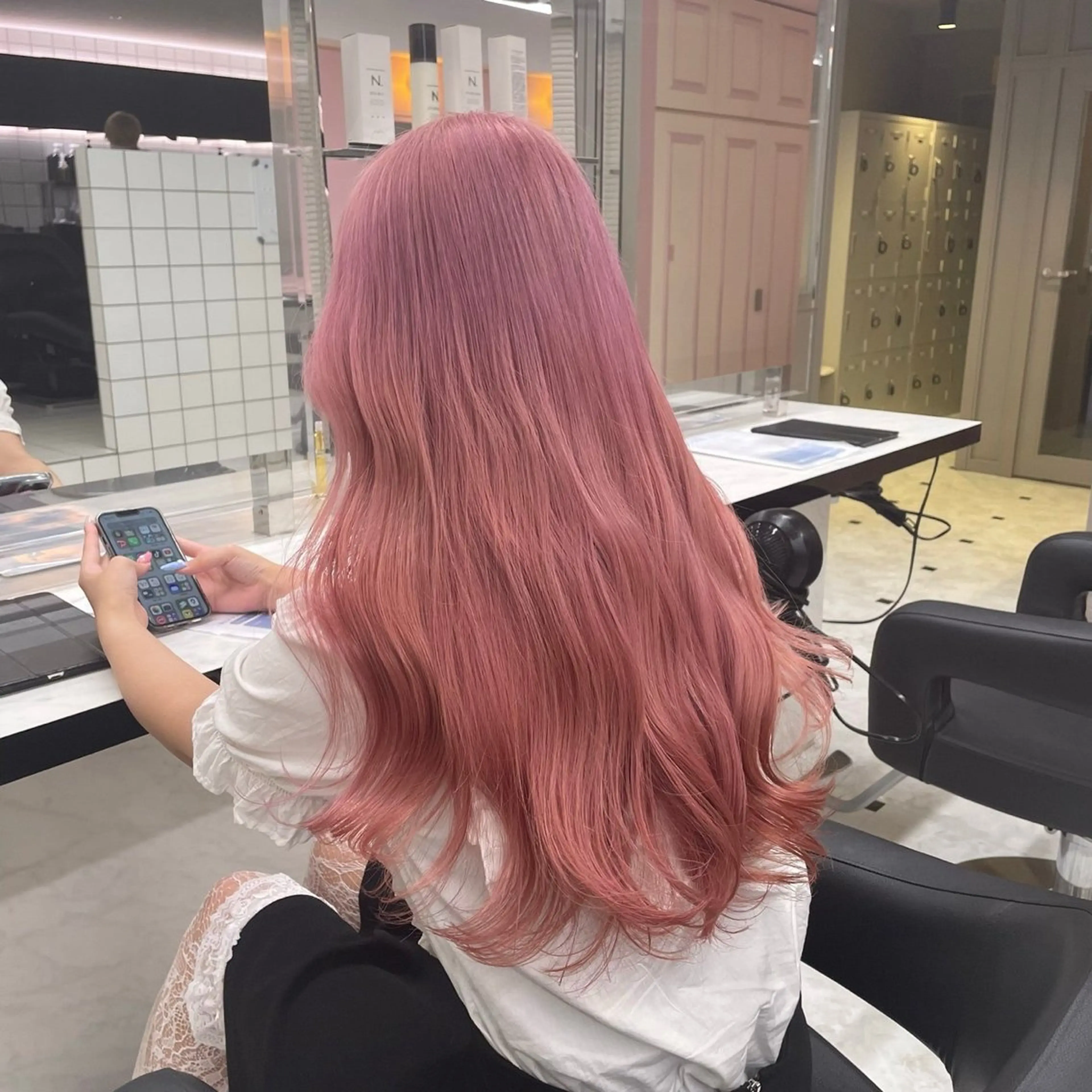 ロング カラー ヘアカラー 透けるやわらか艶髪♡ ナチュラルストレートのヘアスタイル